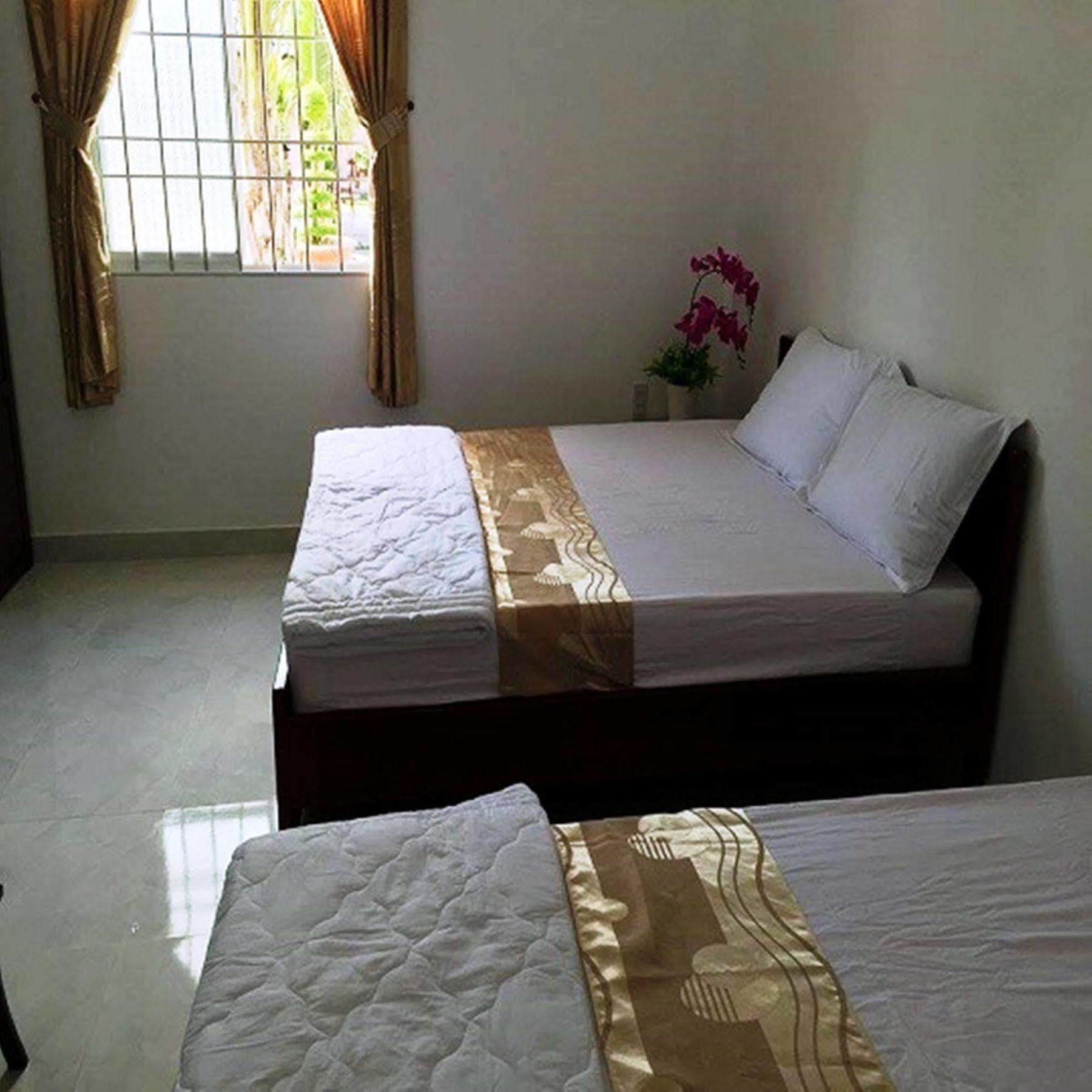 Nha Mat Hotel 3*