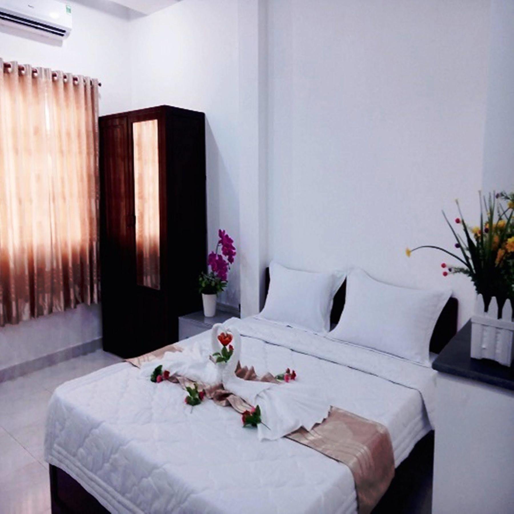 Nha Mat Hotel 3*