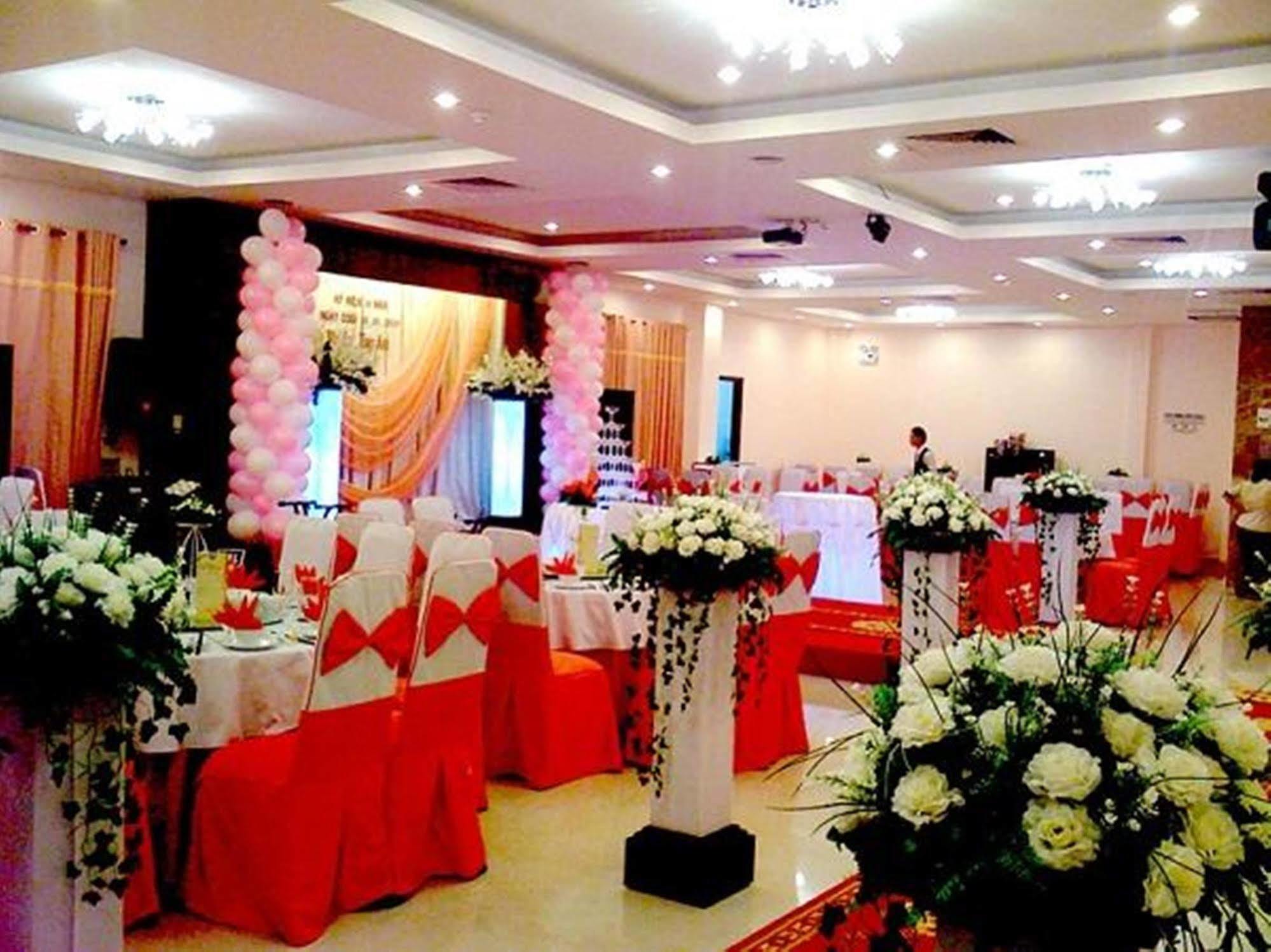 Dong Kinh 3* Ho-Chi-Minh-Stadt