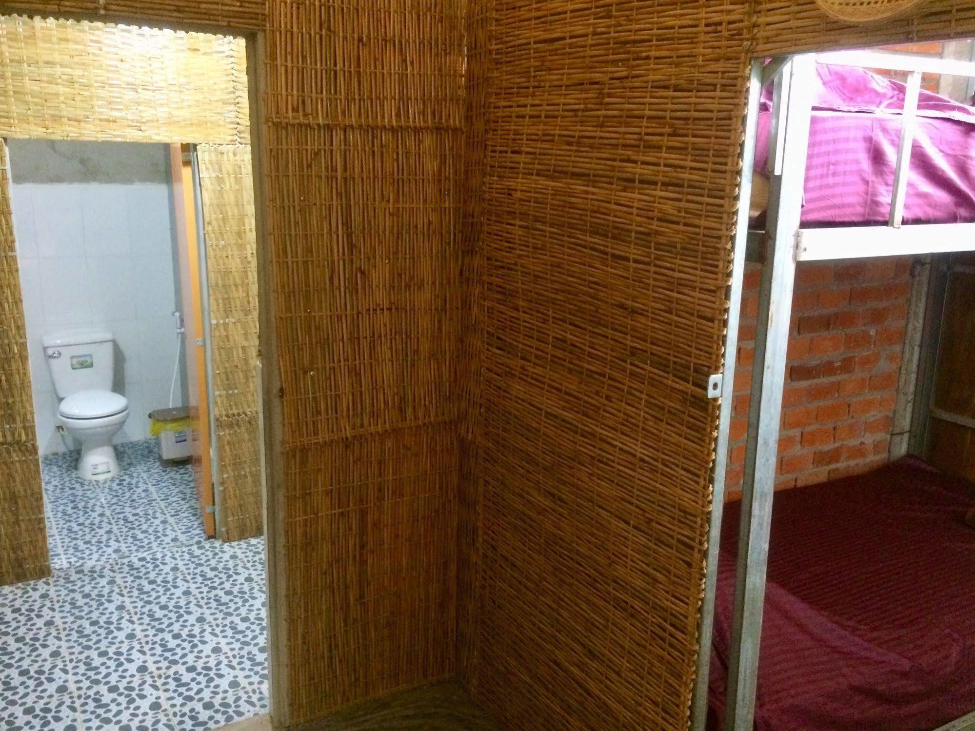 Nguyen Shack - Mekong *