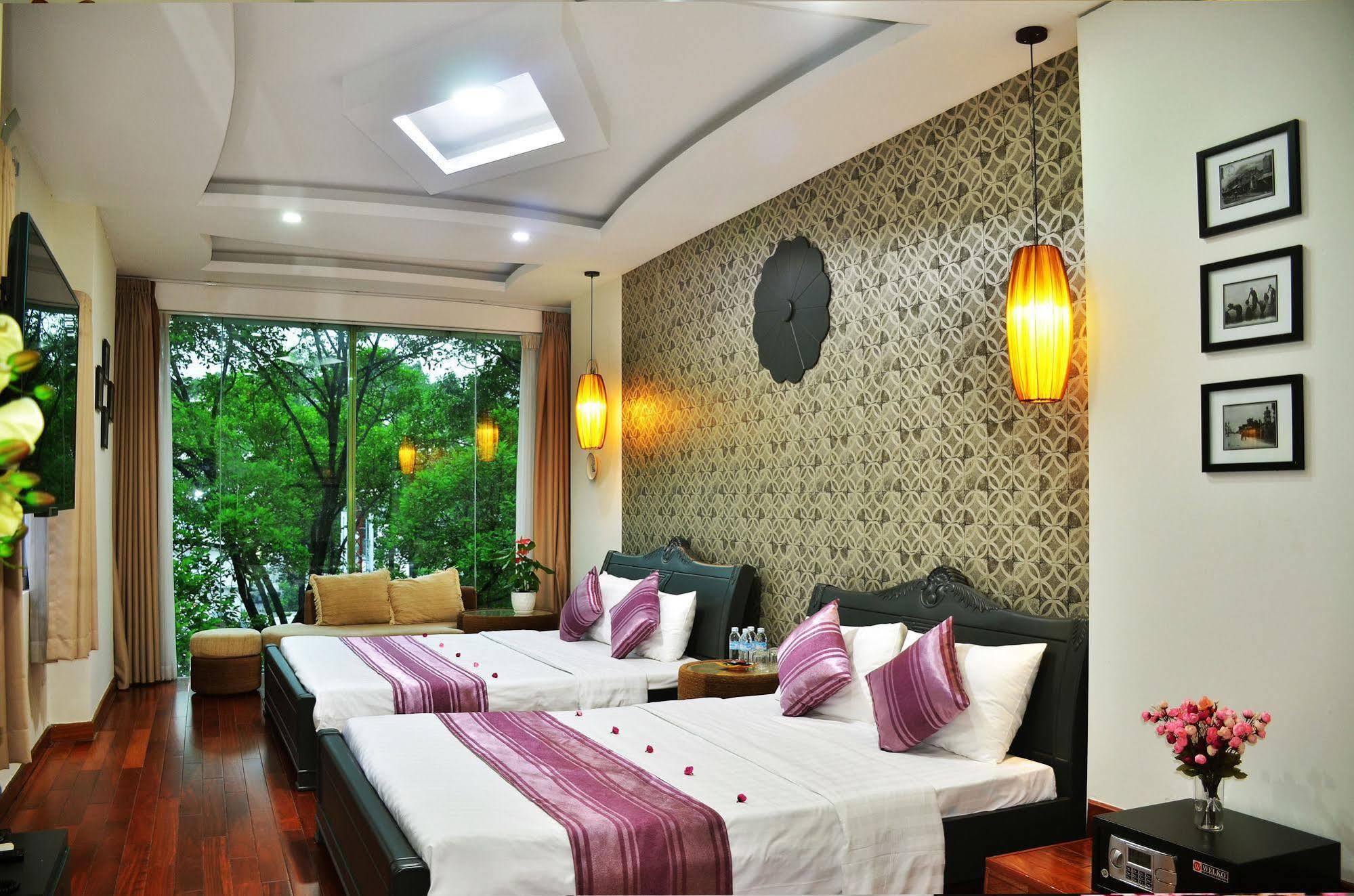 Sense Legend And 2* Ho-Chi-Minh-Stadt