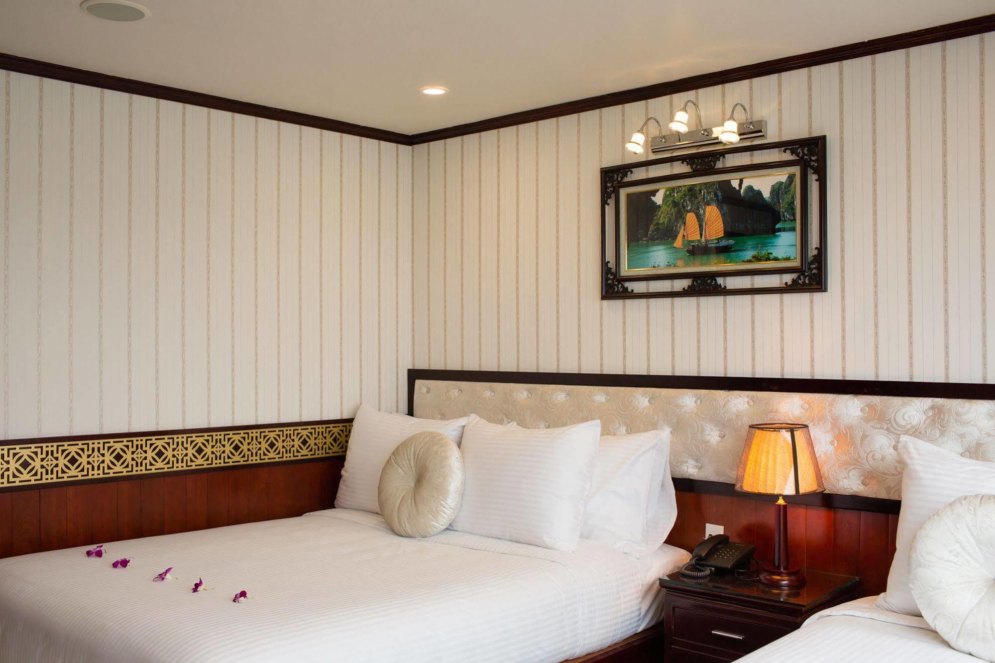Halong Sapphire Cruises  Hạ Long