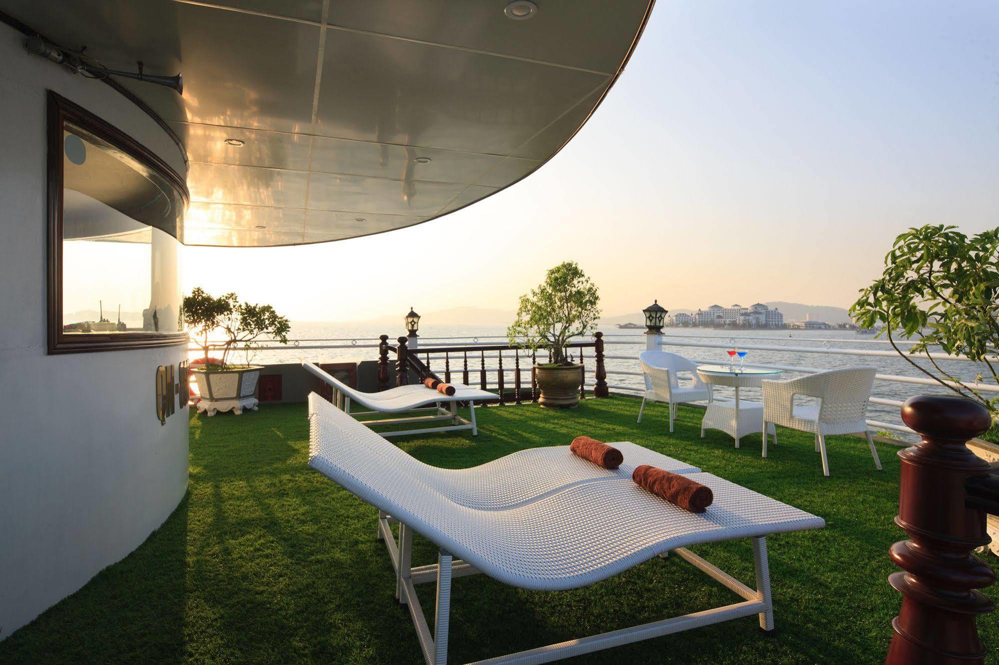 Halong Sapphire Cruises  Hạ Long