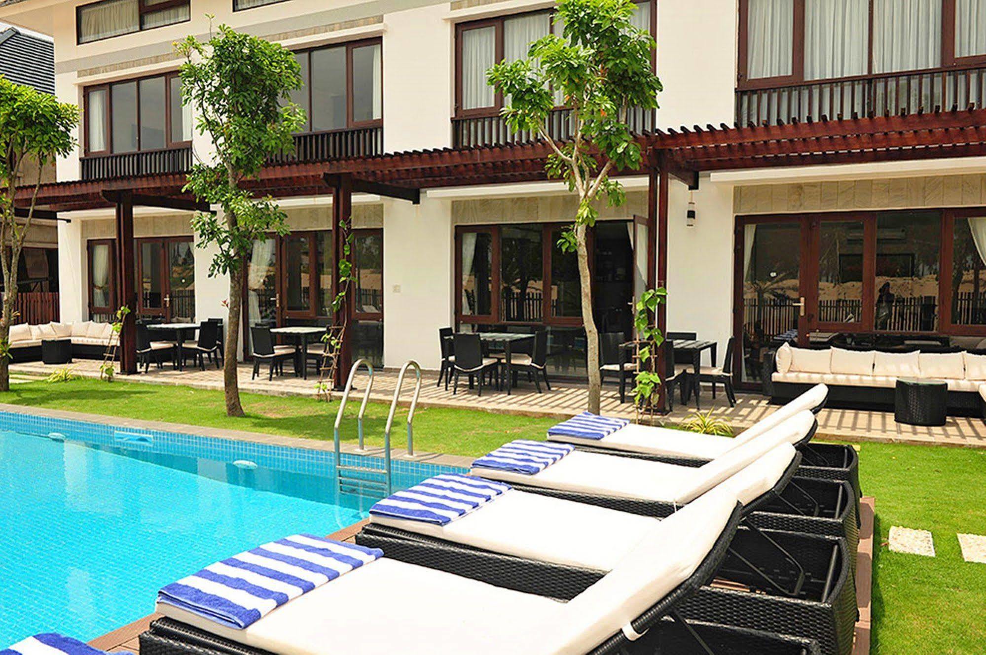 Kosmos 3* Phu Quoc
