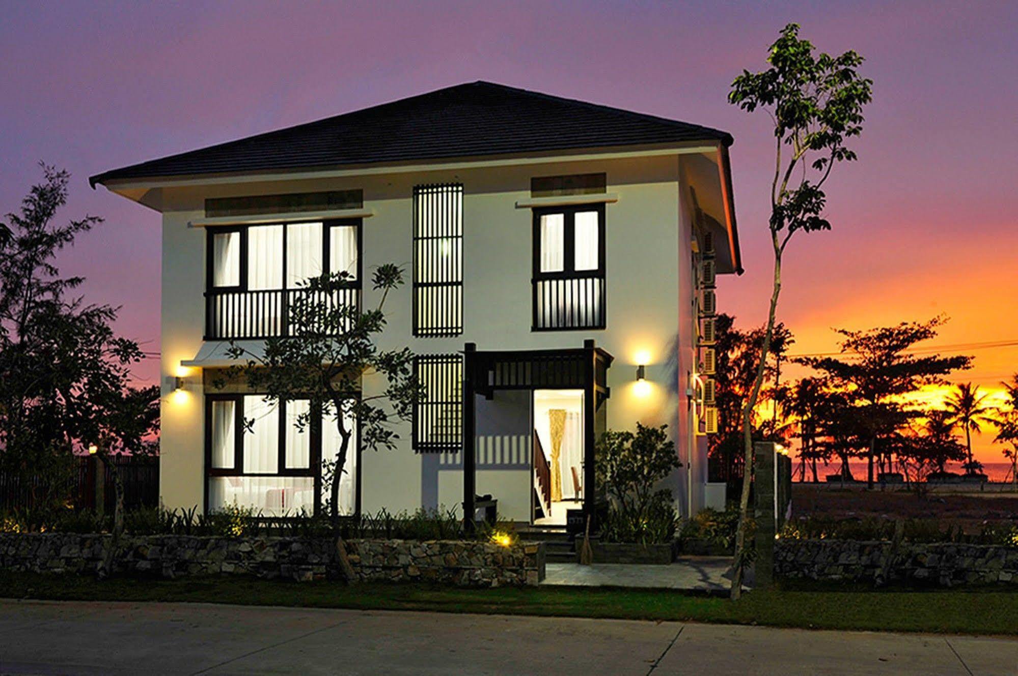 Kosmos 3* Phu Quoc