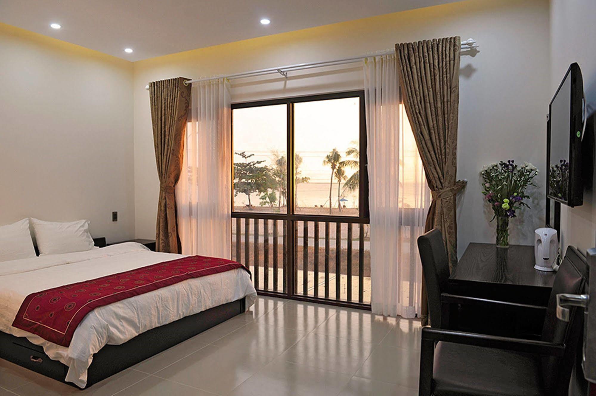 Kosmos Hotel 3*