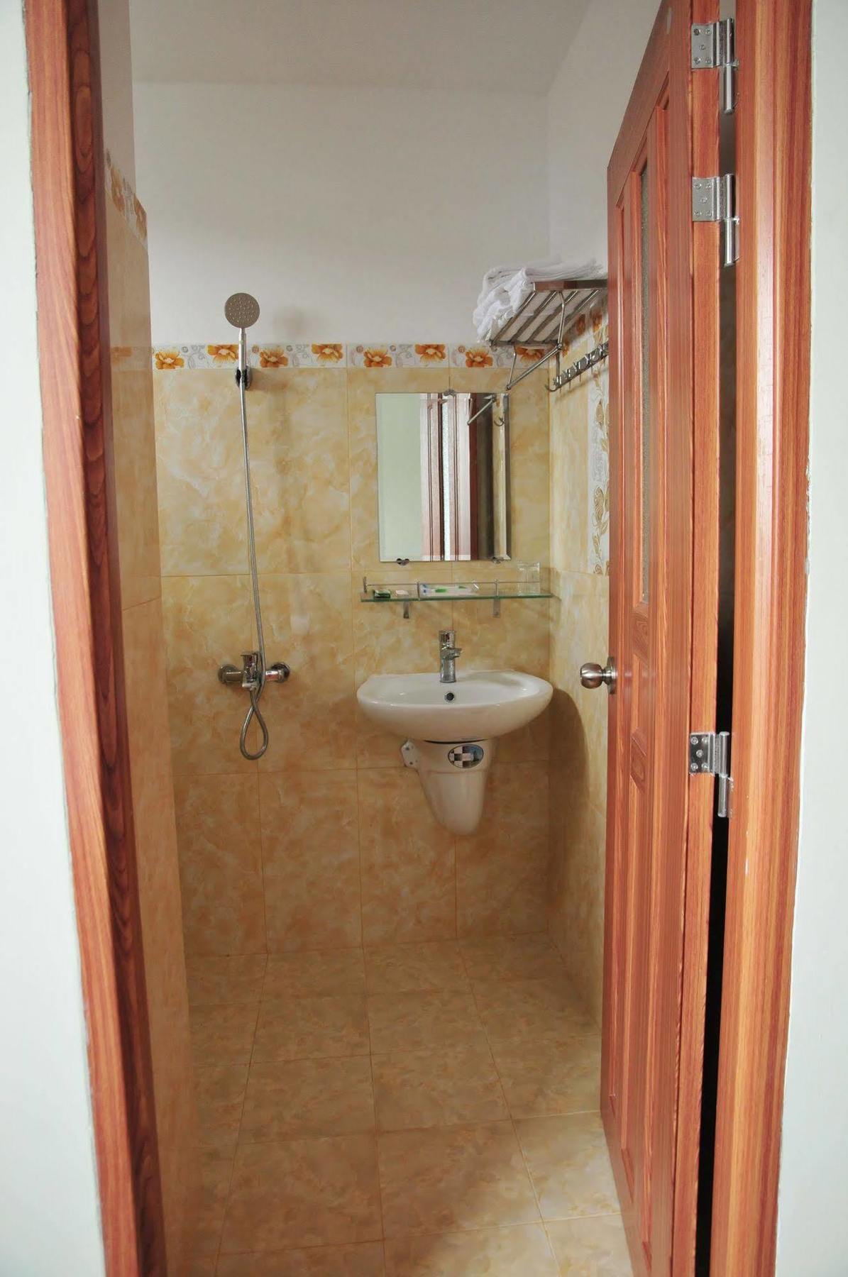 Hotel Tung Huong 2*