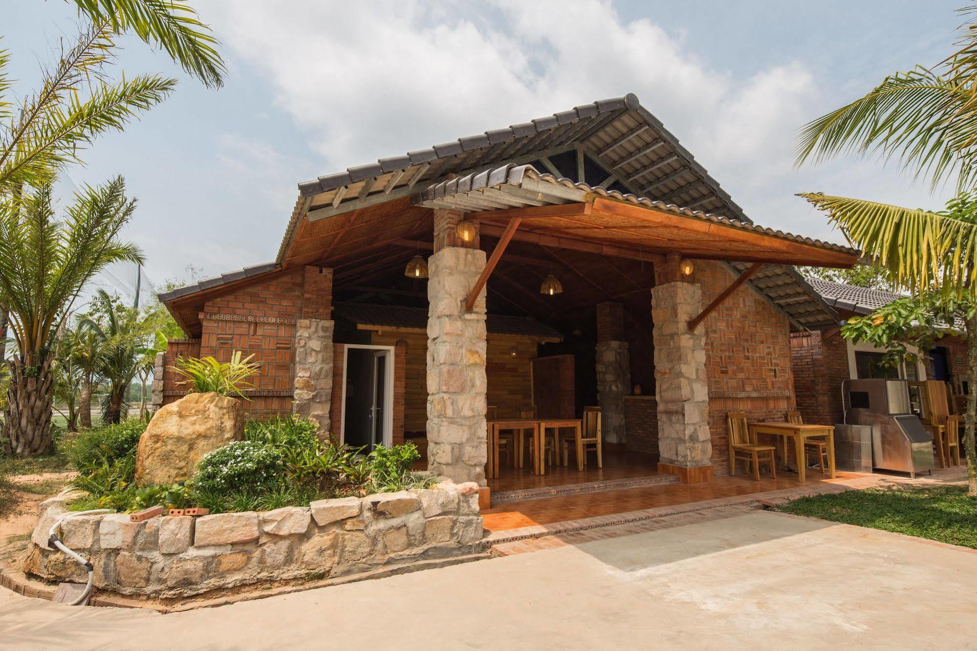 Sen Viet Resort, Sport & Resort