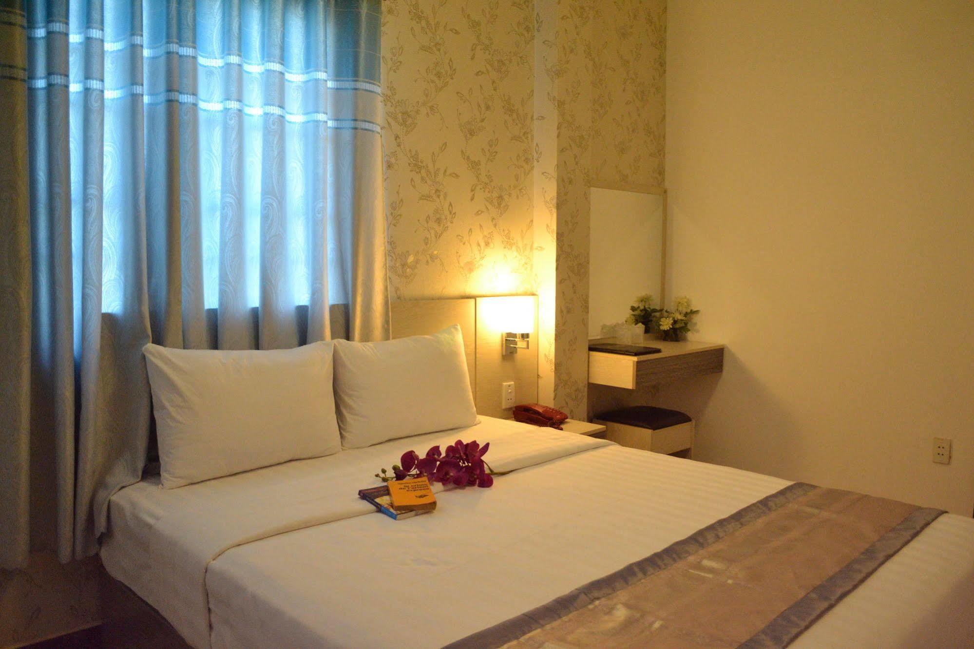 Pravina Hotel