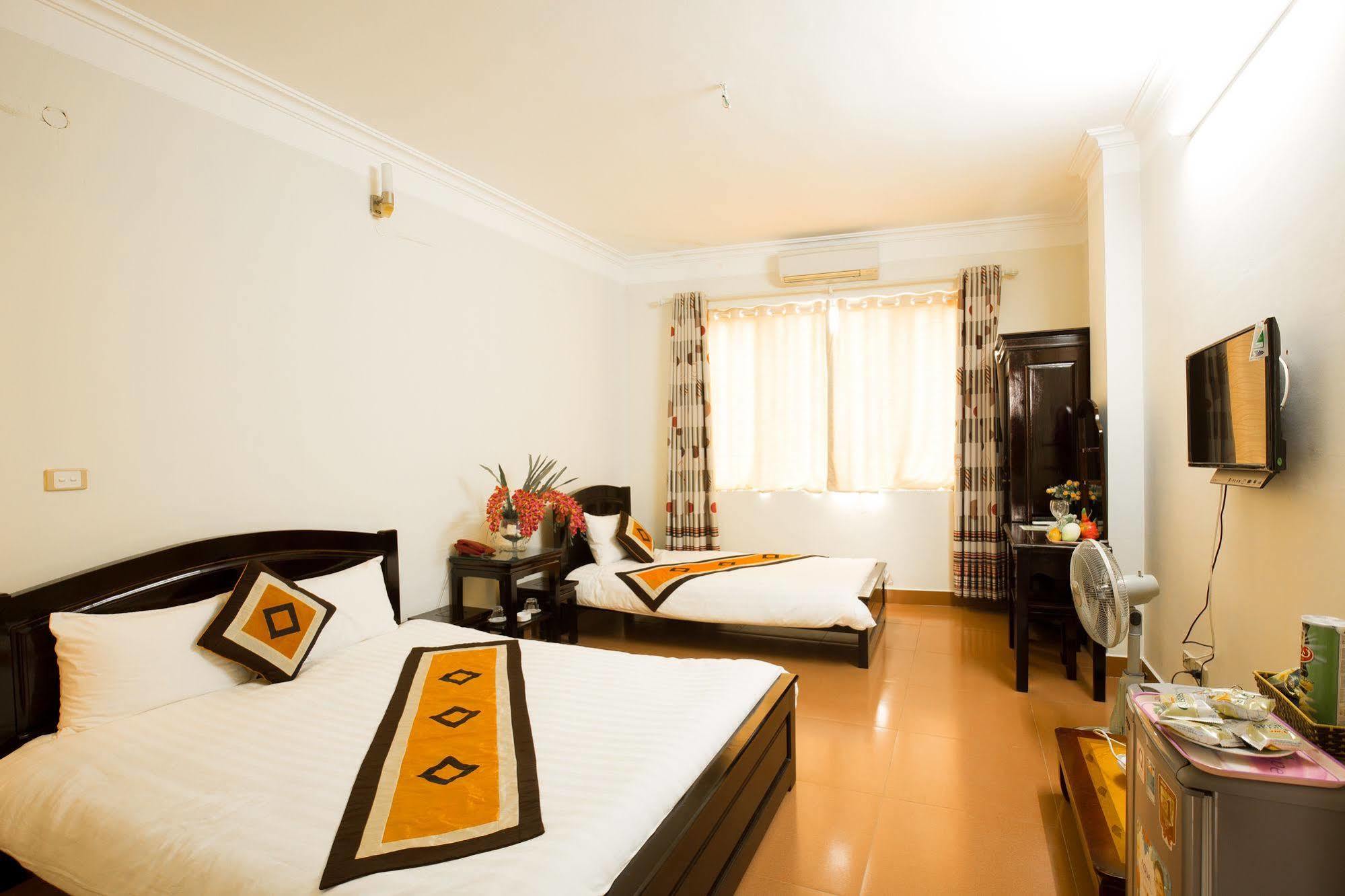 Lotus Hotel 2*