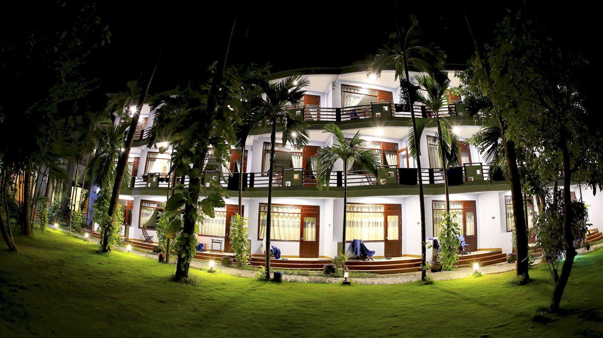 Coral Sea Hotel