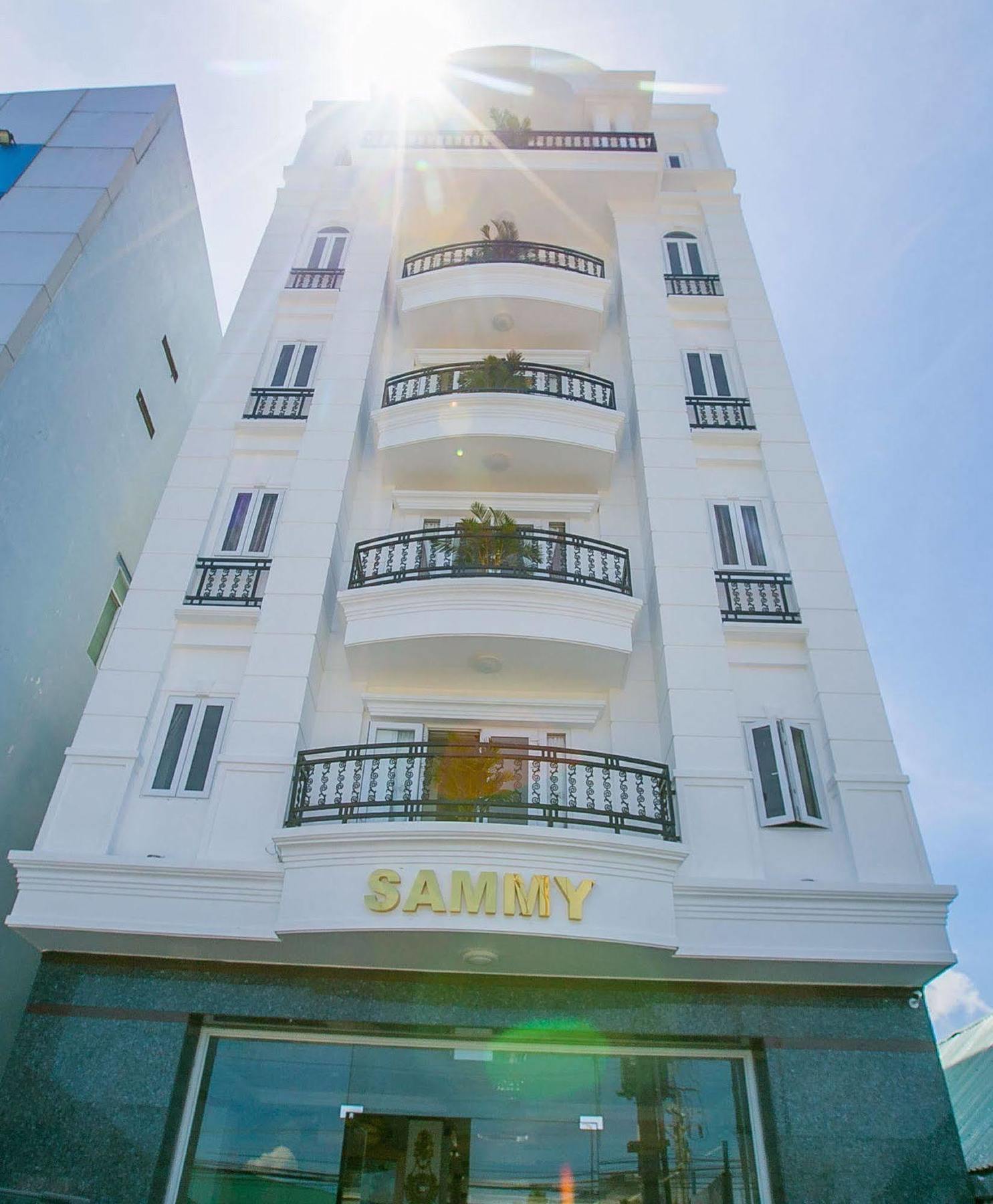 Sammy Hotel
