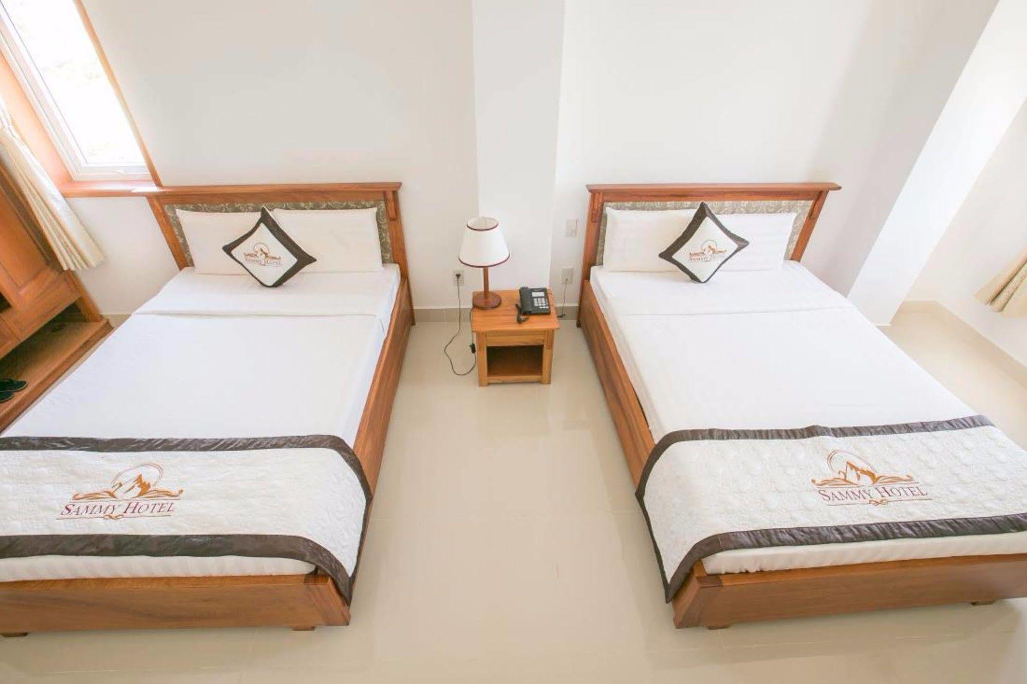 Sammy Hotel