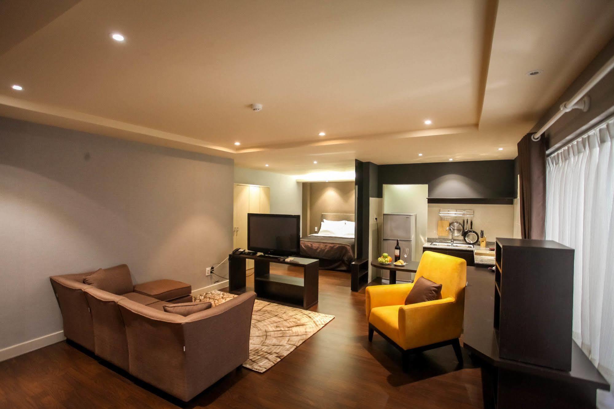 Khách sạn hẻo lánh Compass Living Joy 3*