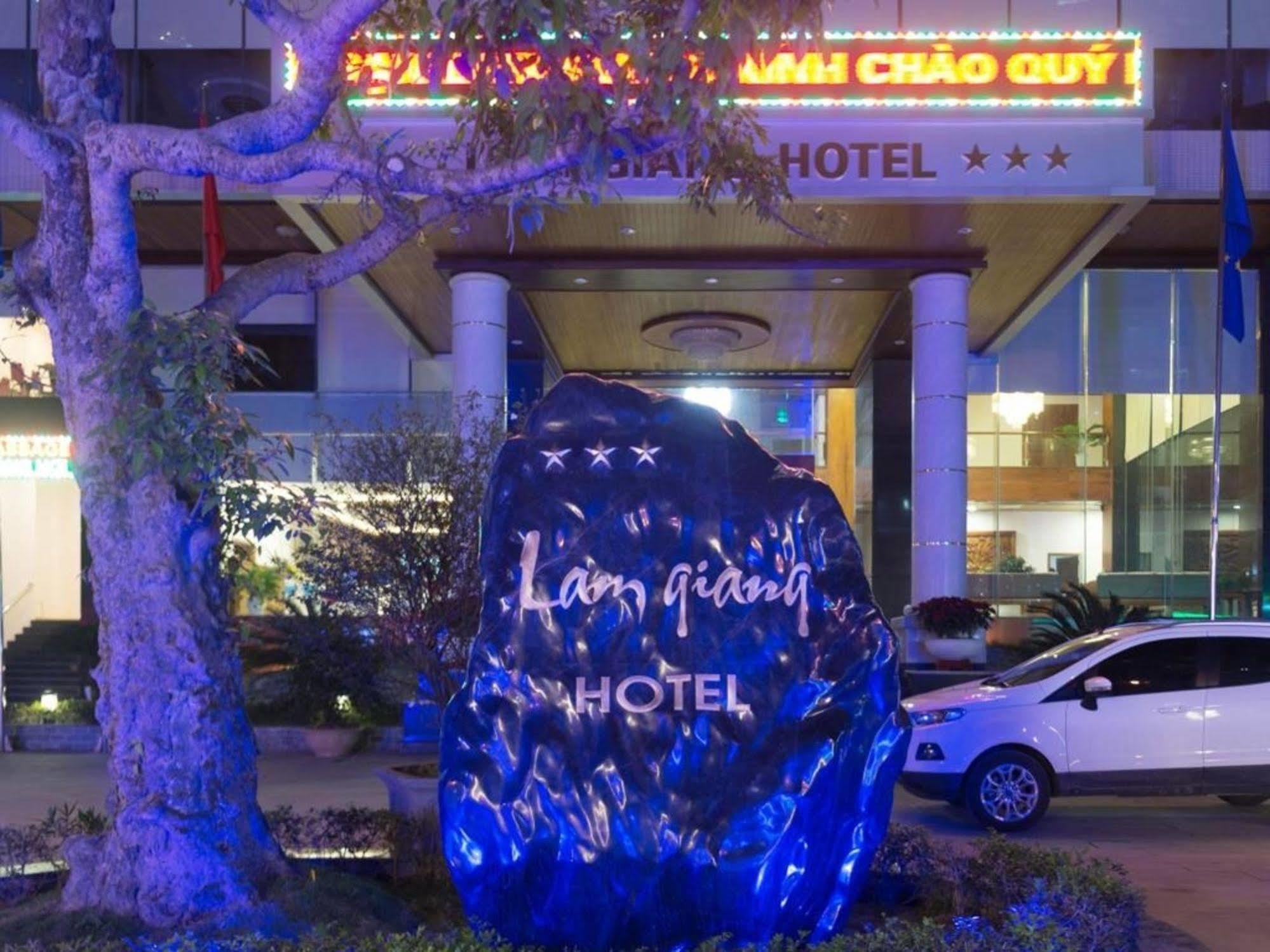 Lam Giang 3* Vinh