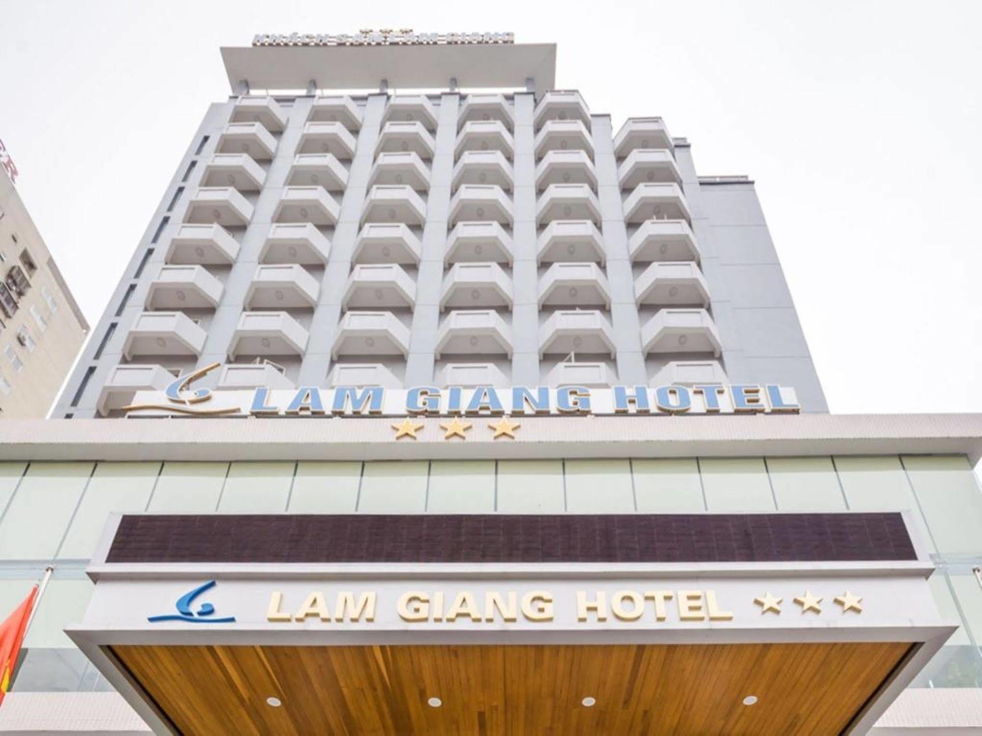 Lam Giang Hotel 3*