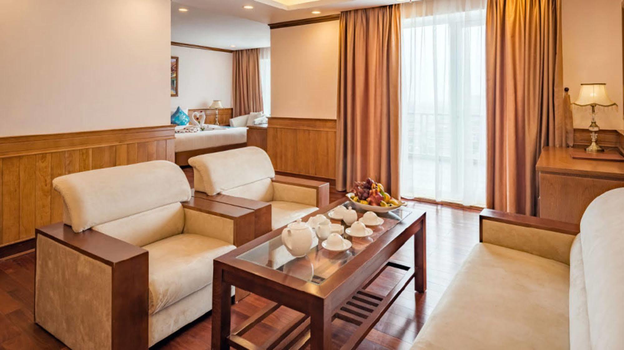 Hotel Lam Giang 3*