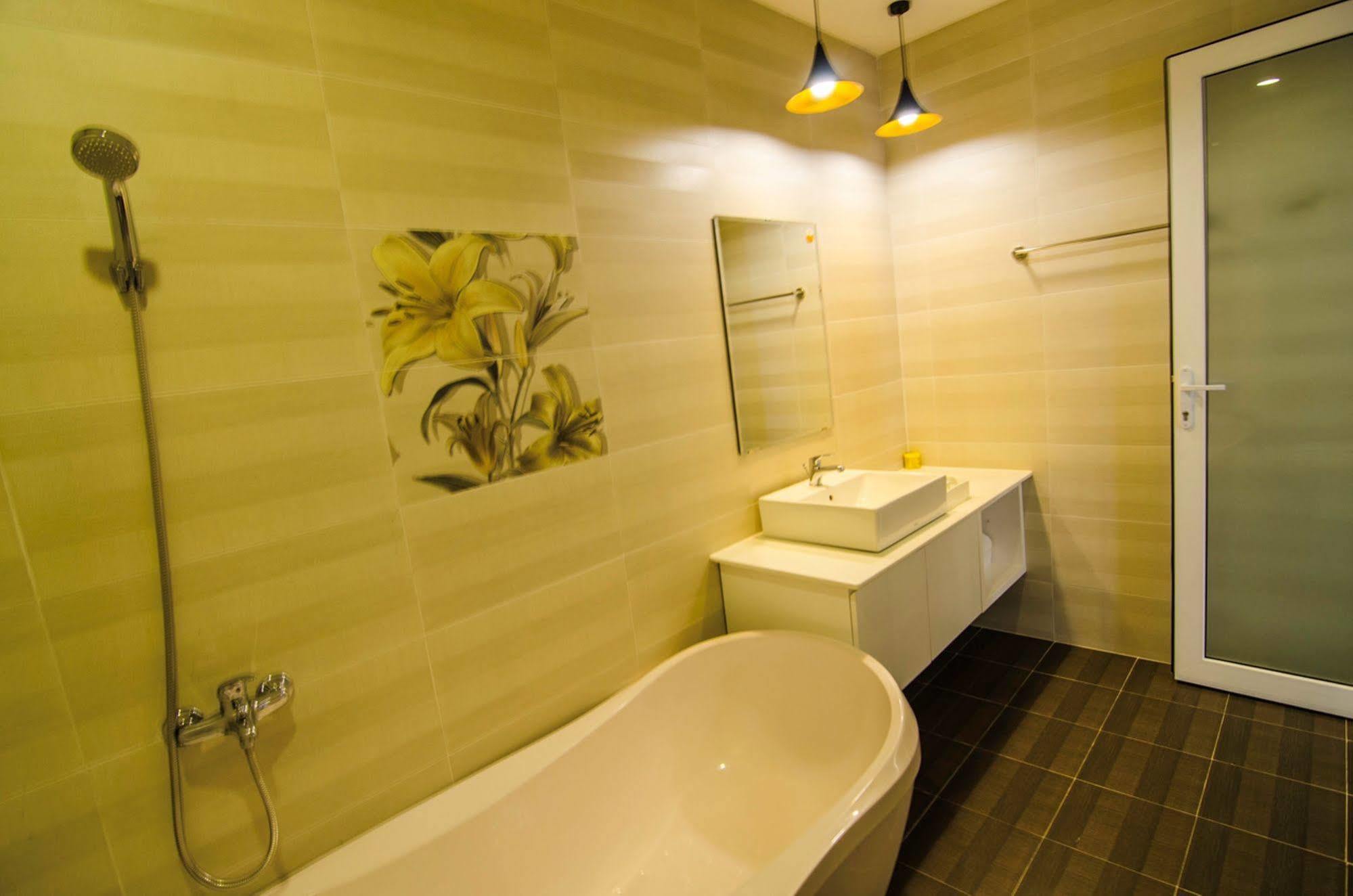 881 Lam Ha Pool Resort Hotel 3*