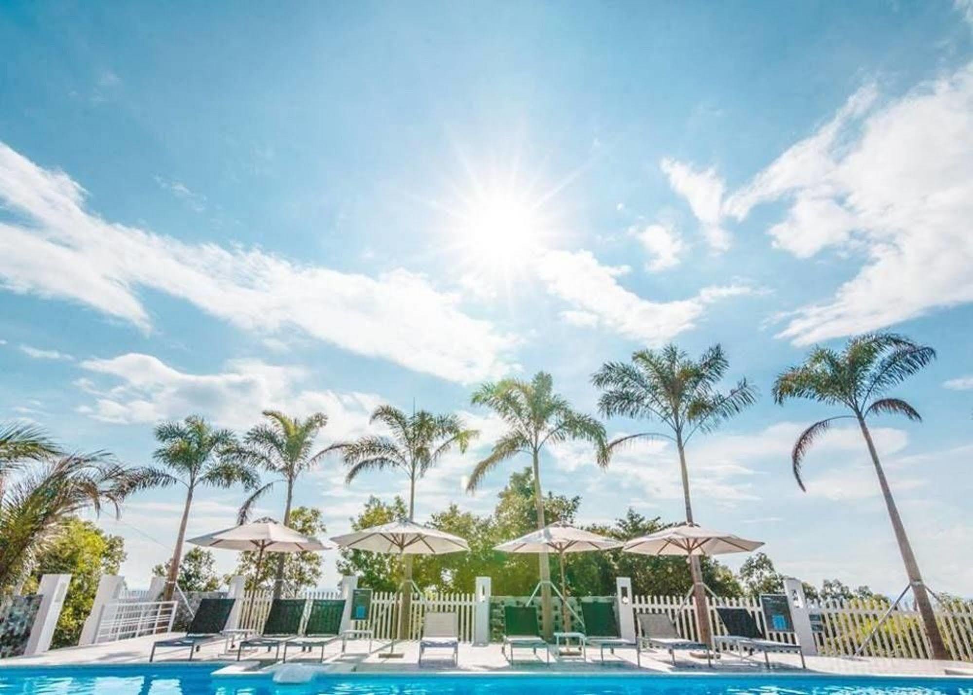 Hotel 881 Lam Ha Pool Resort