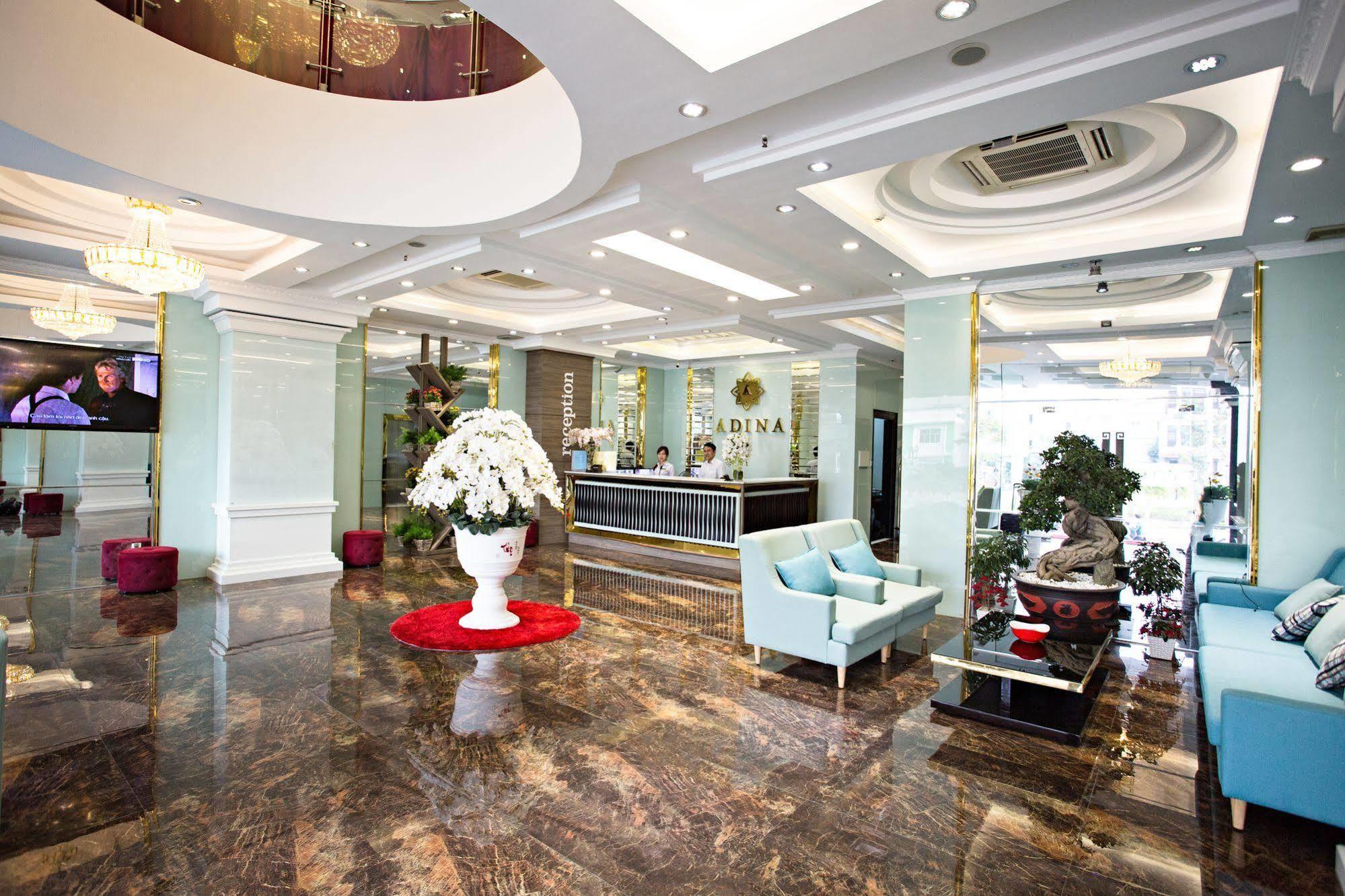 Hotel Adina 3*