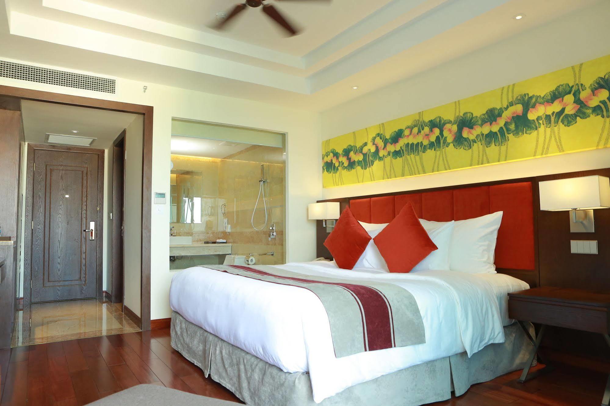 Summer Khách sạn 4*