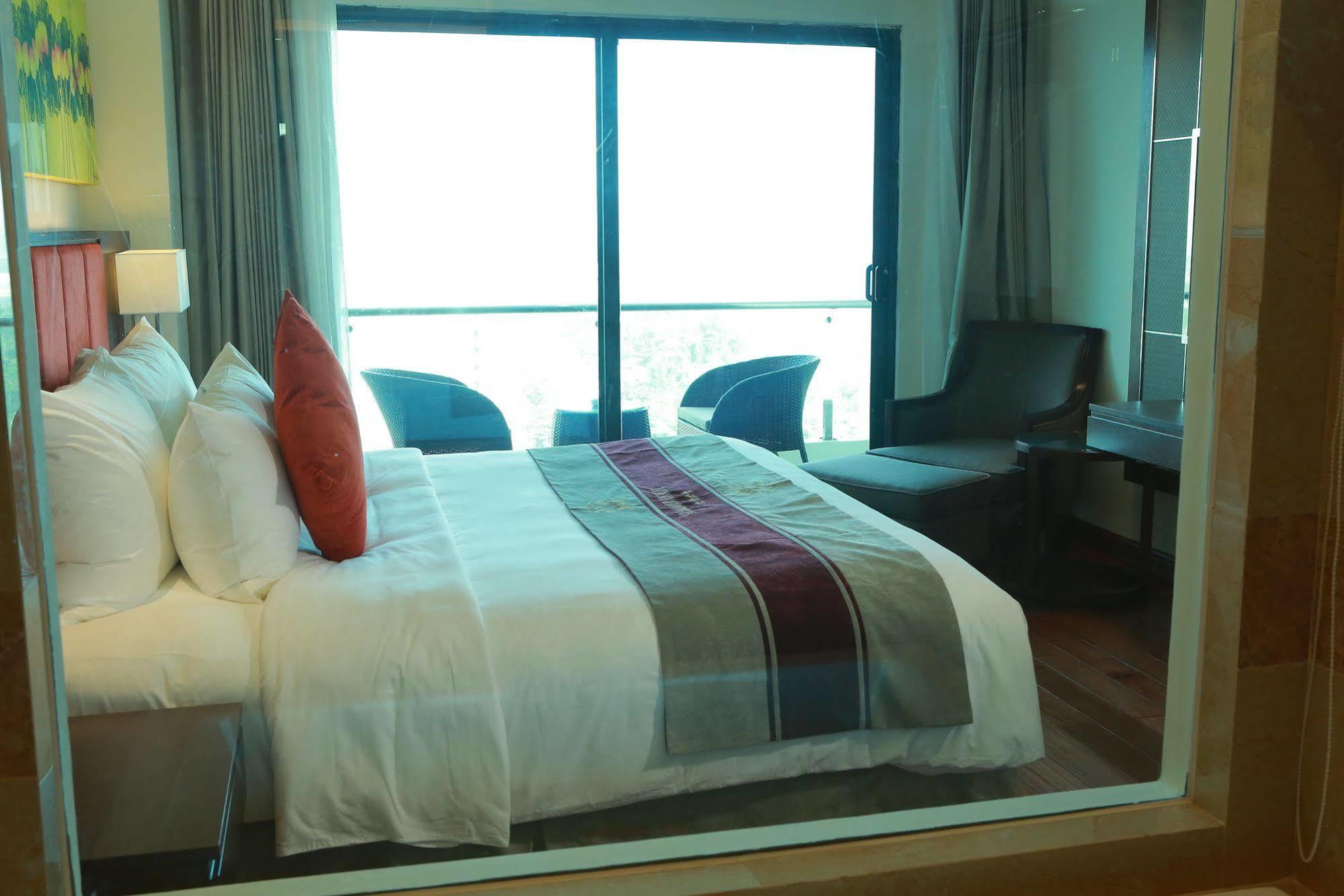 Khách sạn Summer 4*