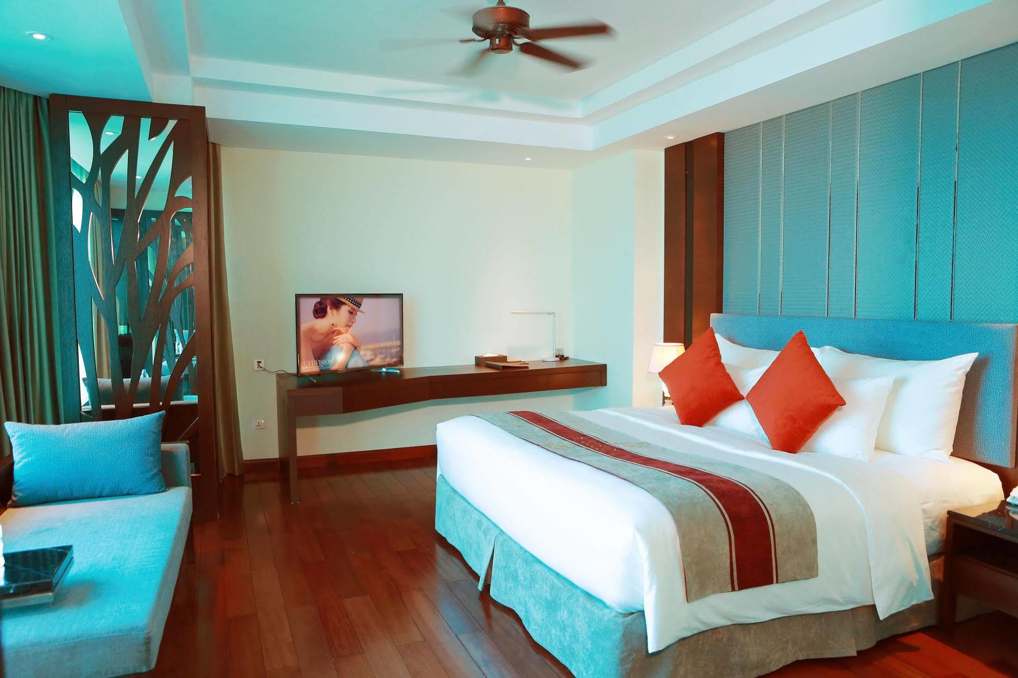 Khách sạn Summer 4*