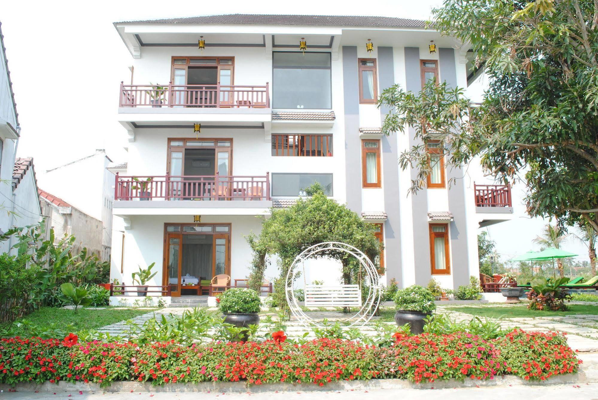 Villa Osaka Riverside &
