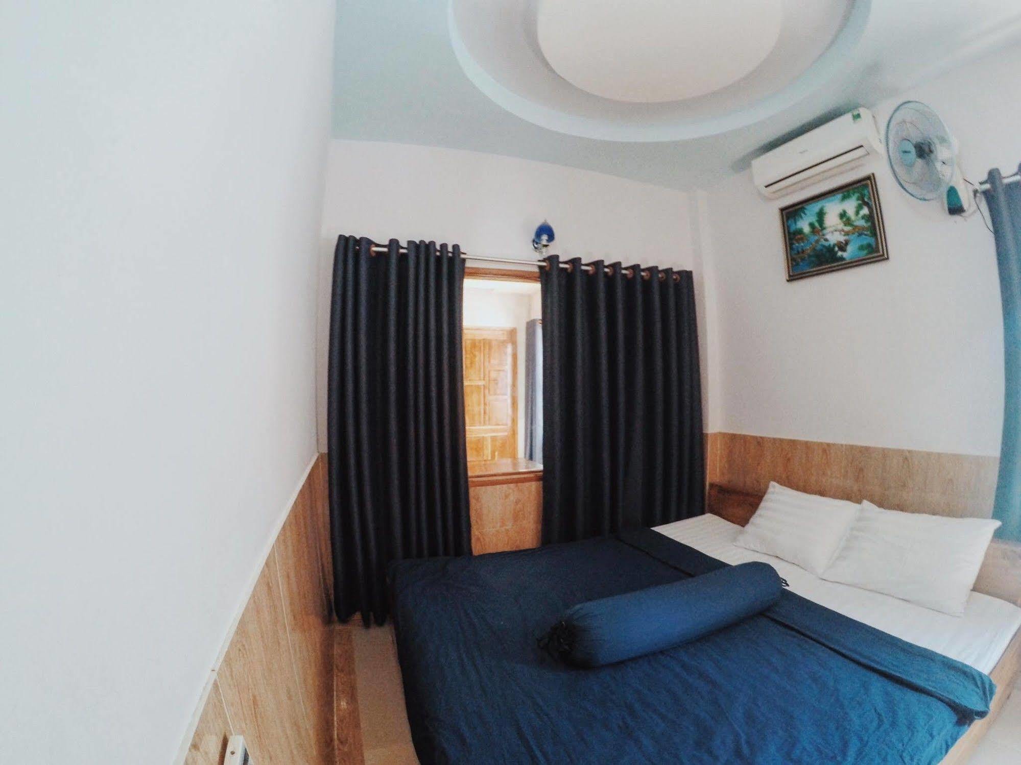 Sea Living Hostel *