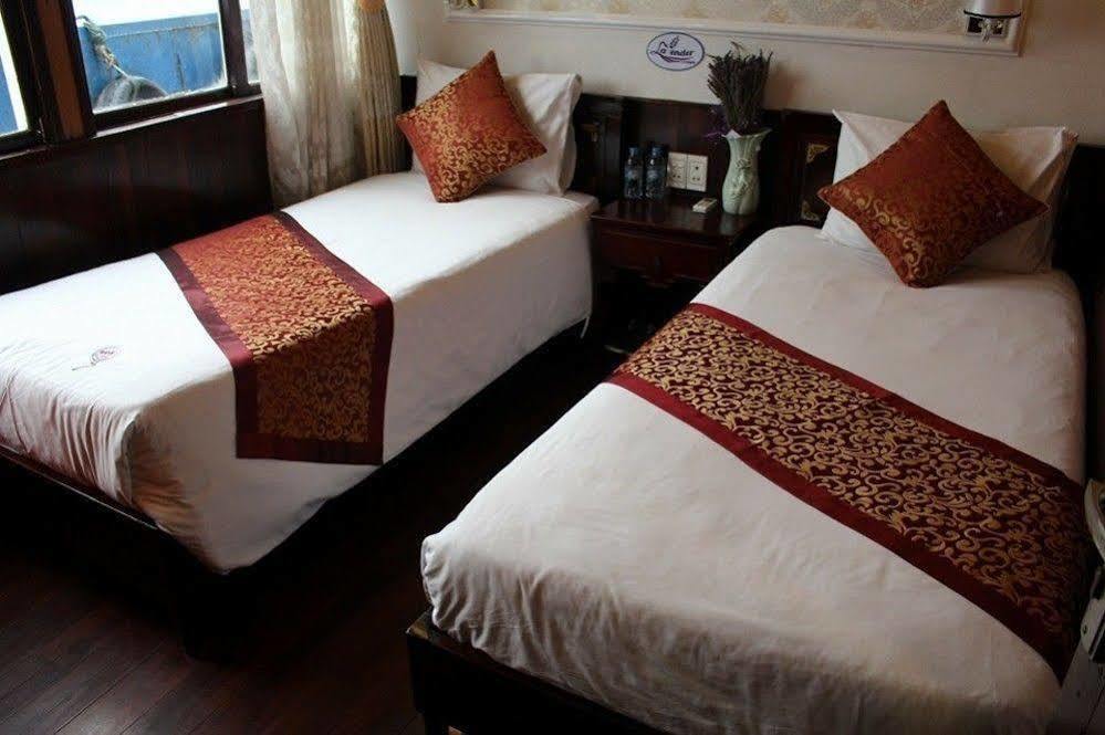 Halong Lavender Cruises  3*