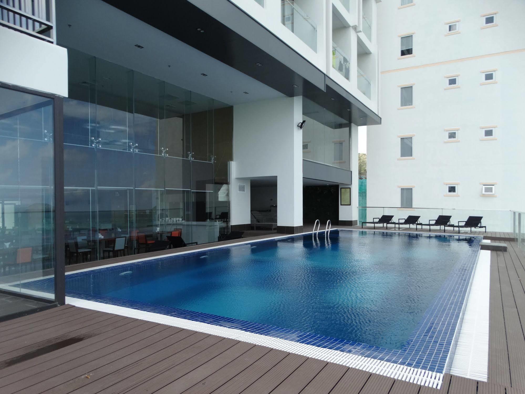 Hotel King Town Grand & Wedding Center 4*
