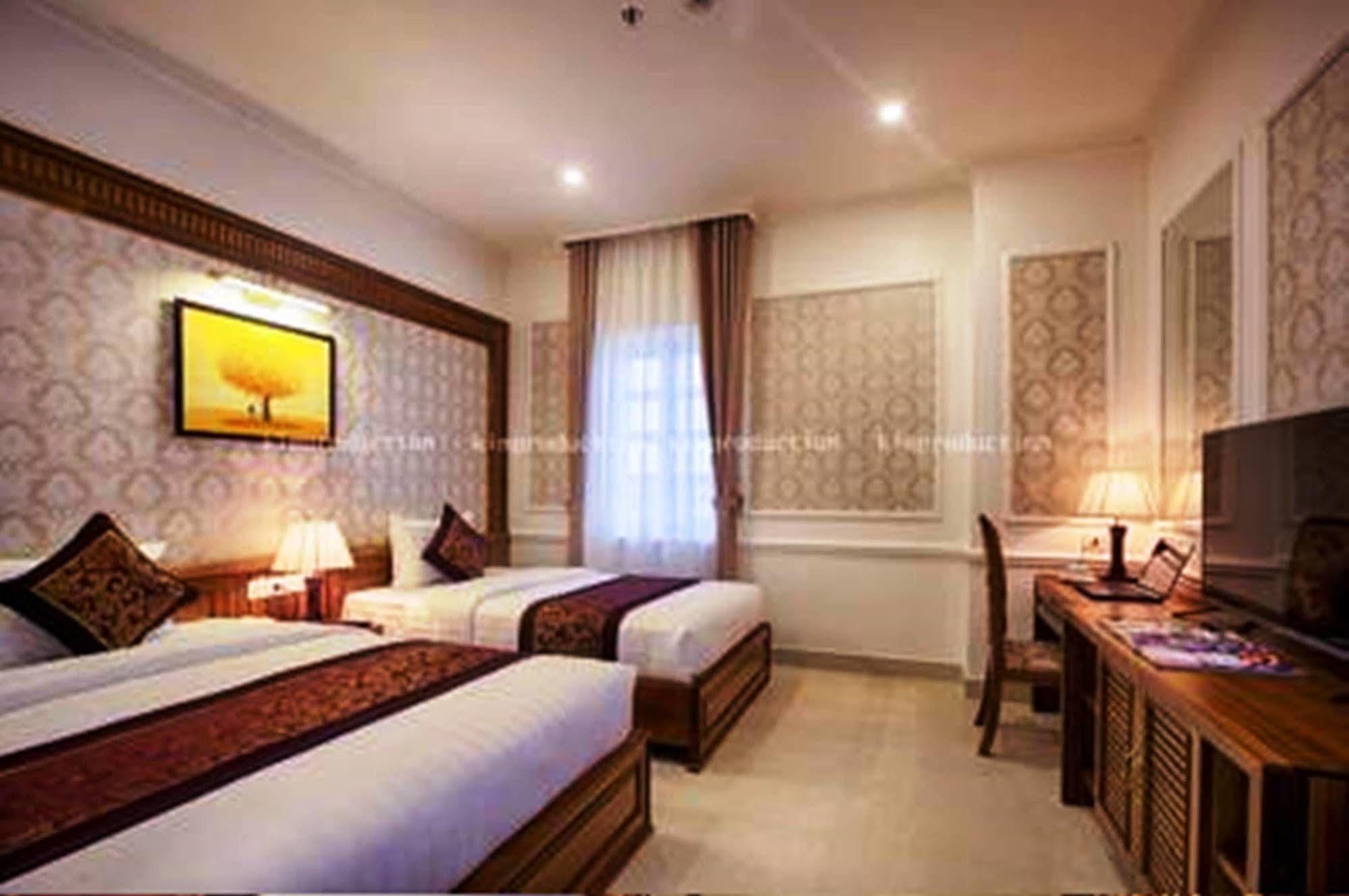 Khách sạn Riverside Quang Binh