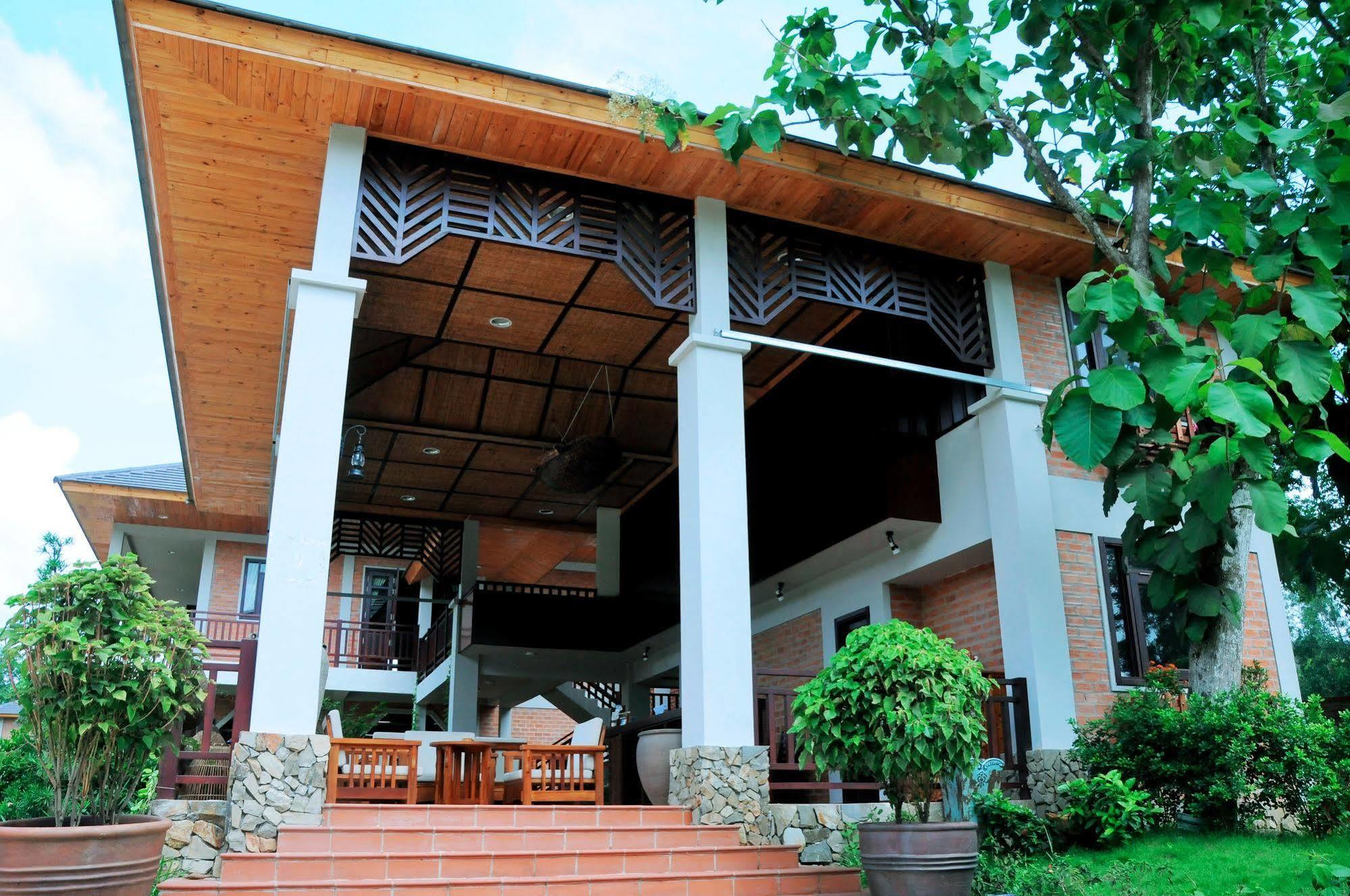 Vela Resort 3*