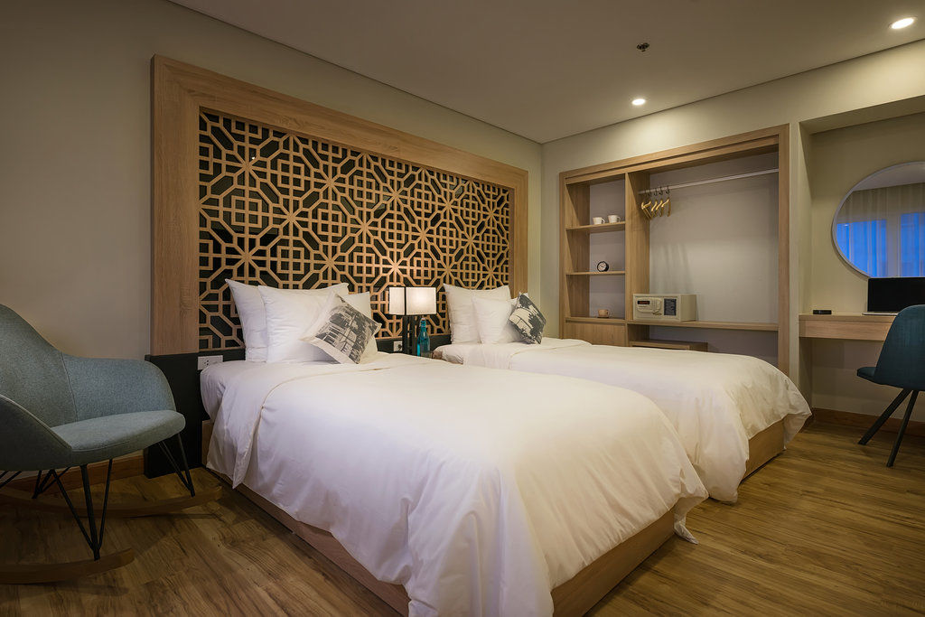 C Hotel- De Tham Bui Vien Walking Street