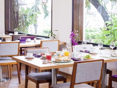 Emm Khách sạn 4*