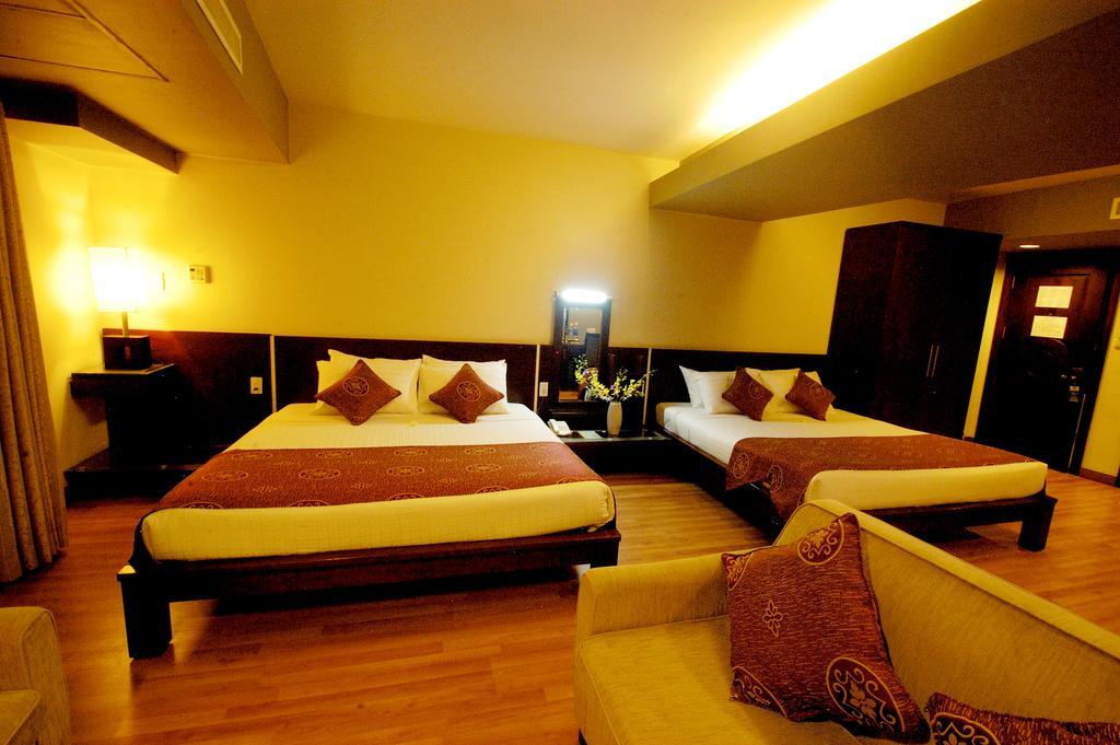 Paradise Hotel