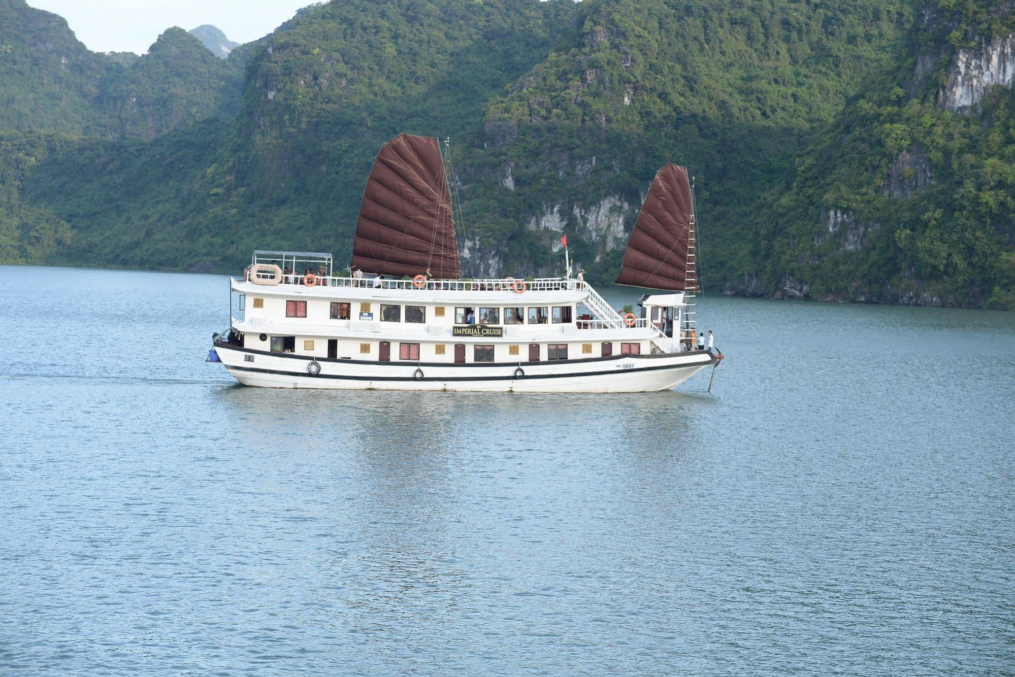Halong Royal Boutique Cruises 3* Ha Long