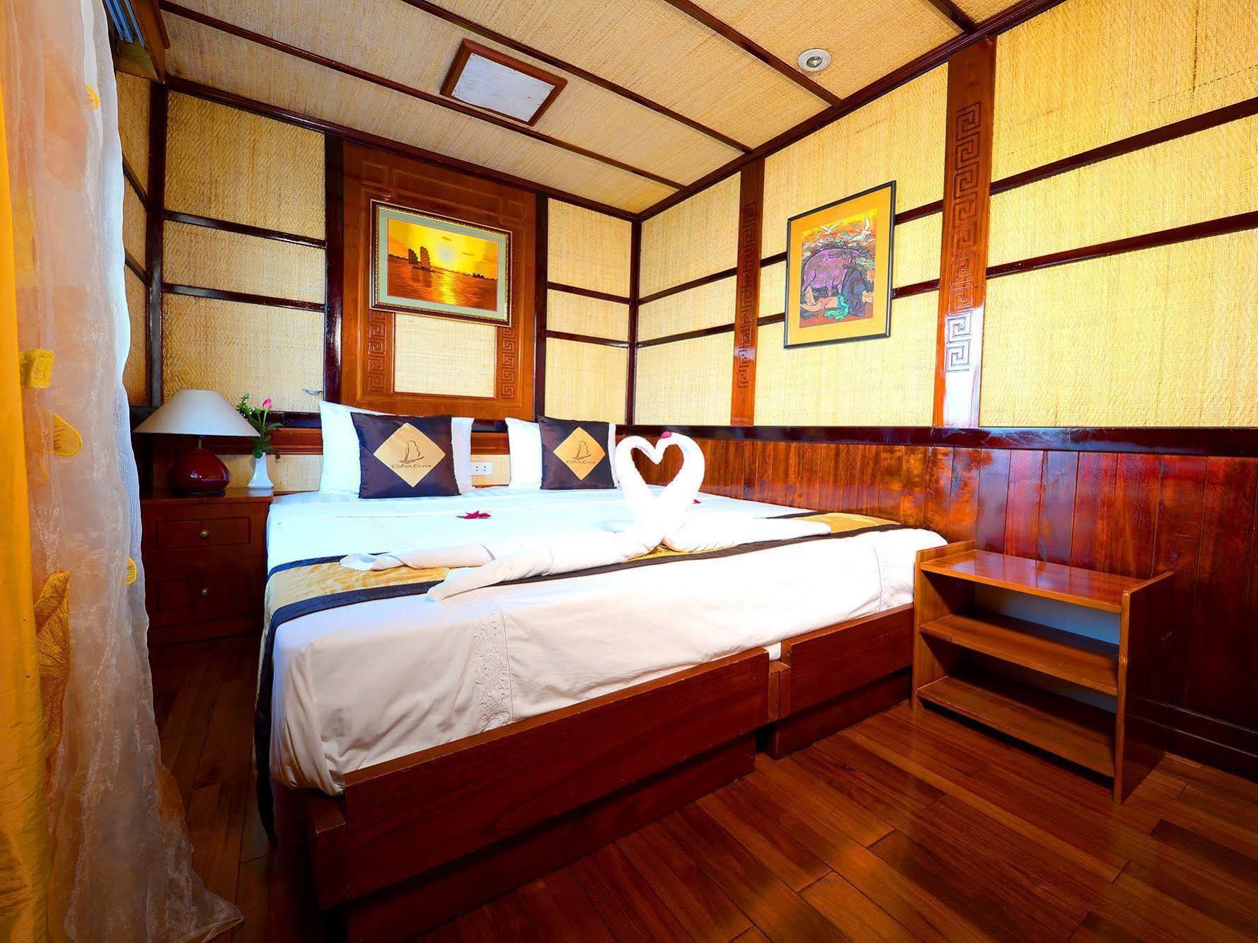  Halong Royal Boutique Cruises