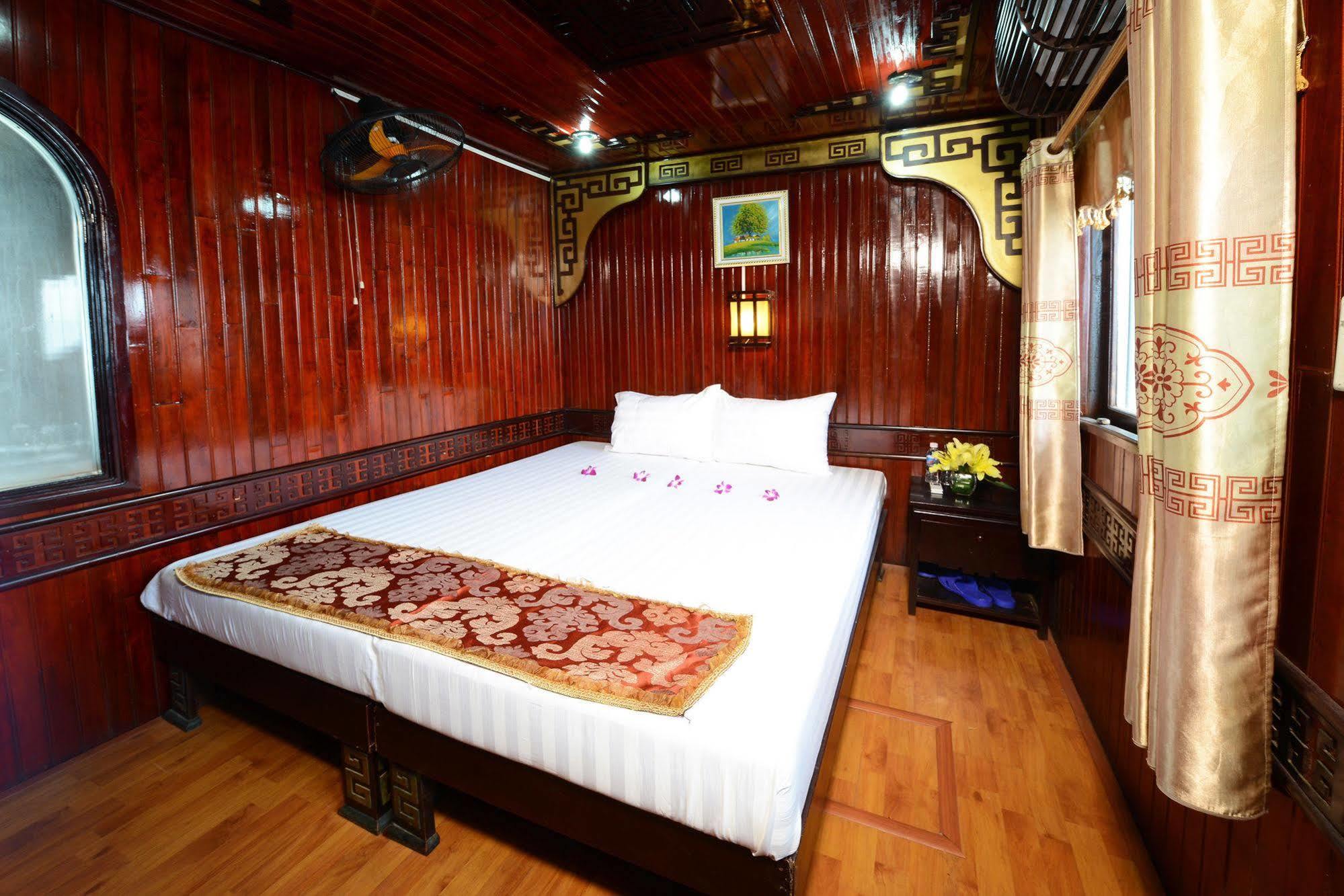  Imperial Cruises Ha Long