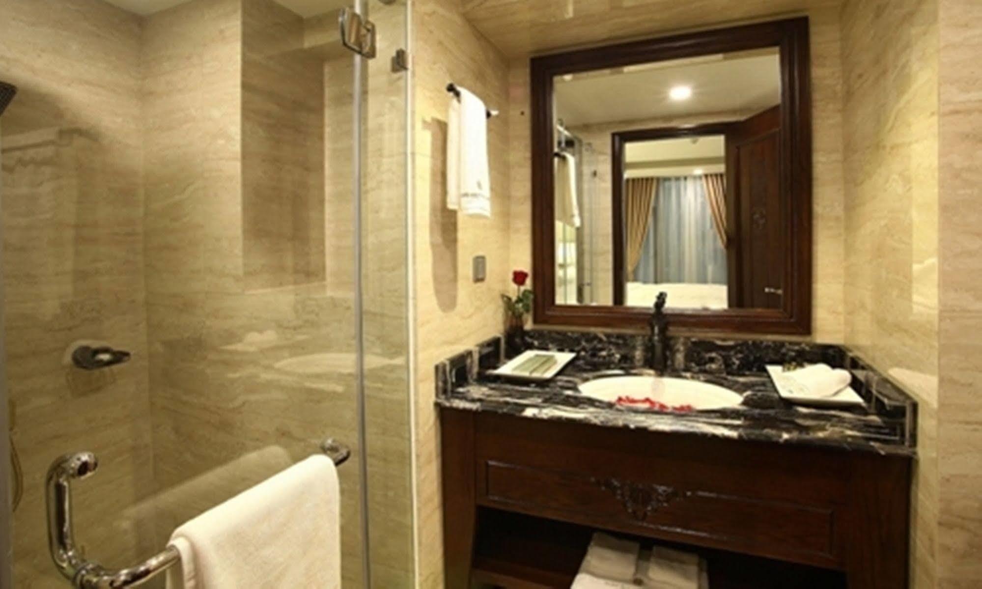 Paris Boutique Hotel 4*