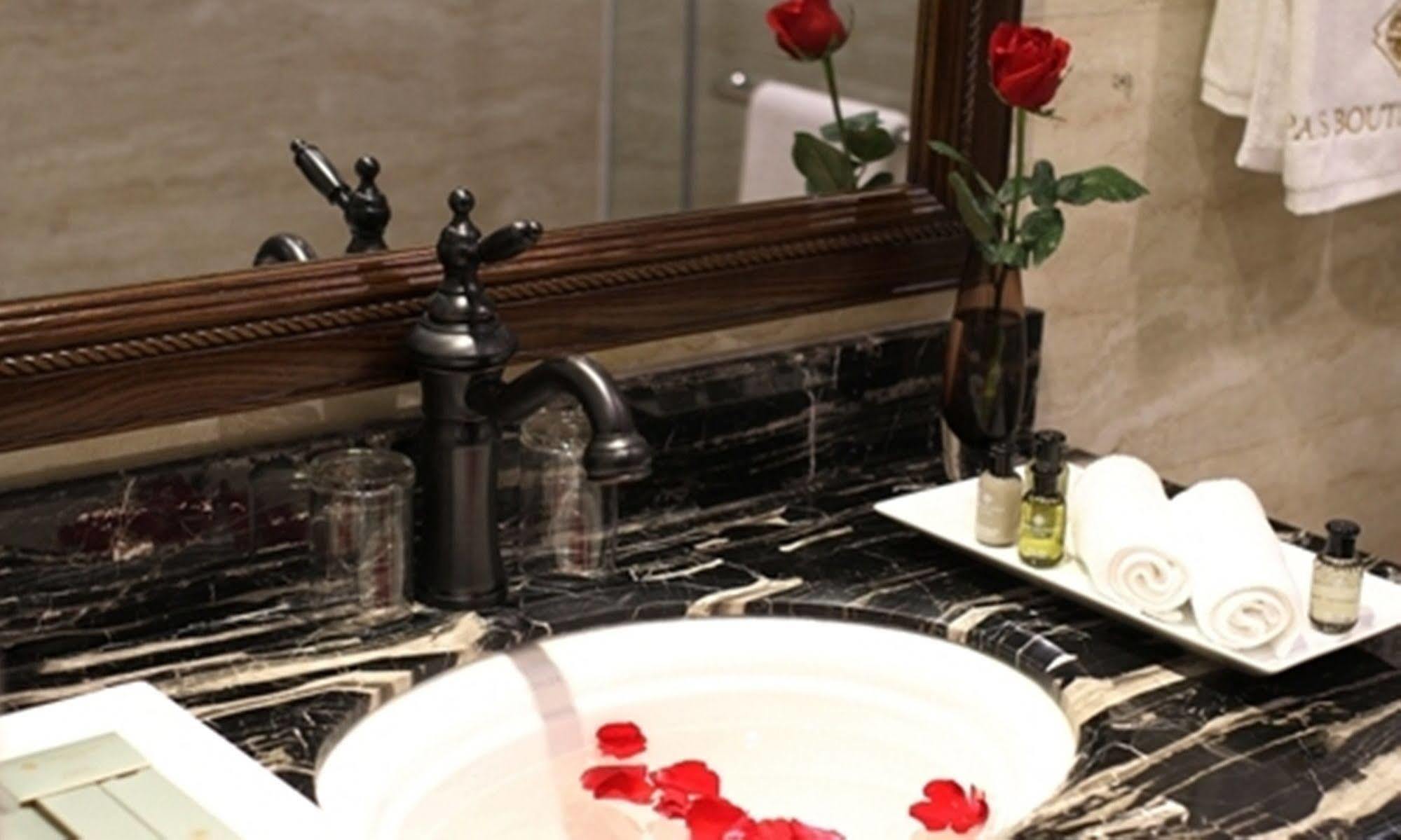 Paris Boutique Hotel 4*