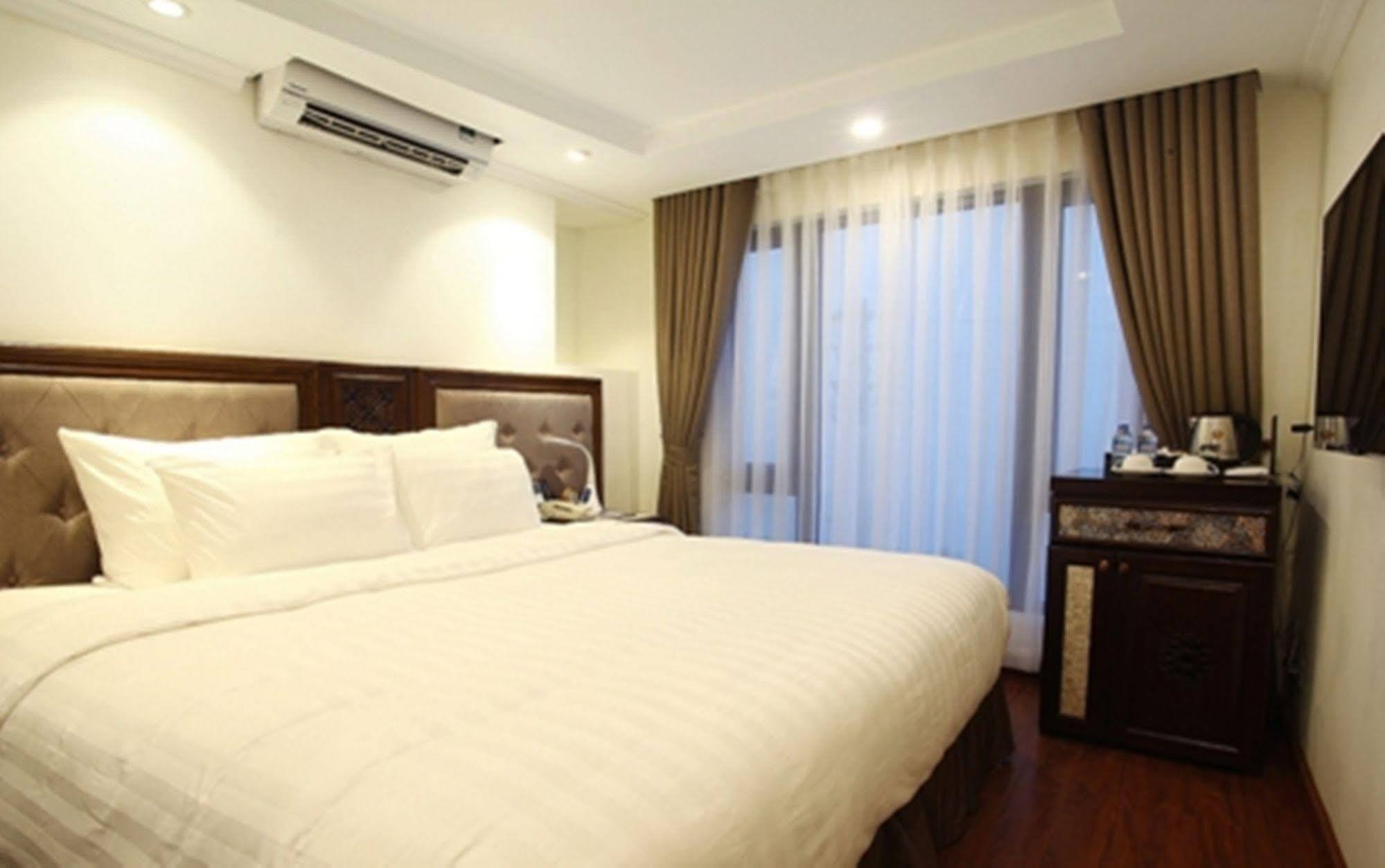 Paris Boutique Hotel 4*