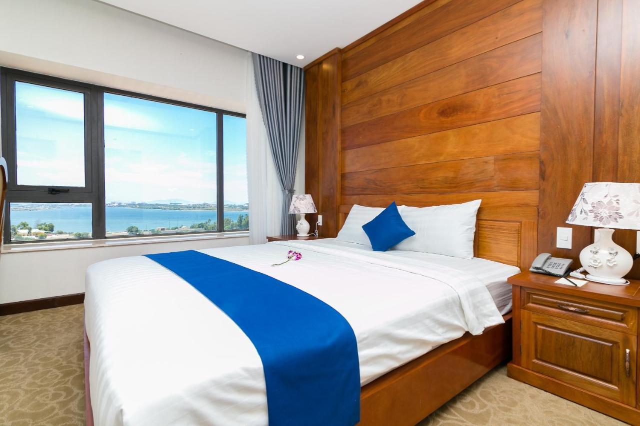 Navy 4* Cam Ranh