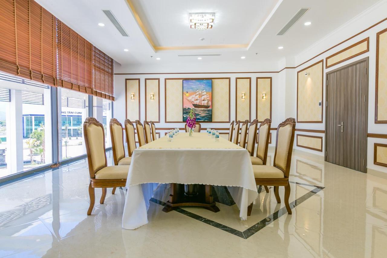 Navy 4* Cam Ranh