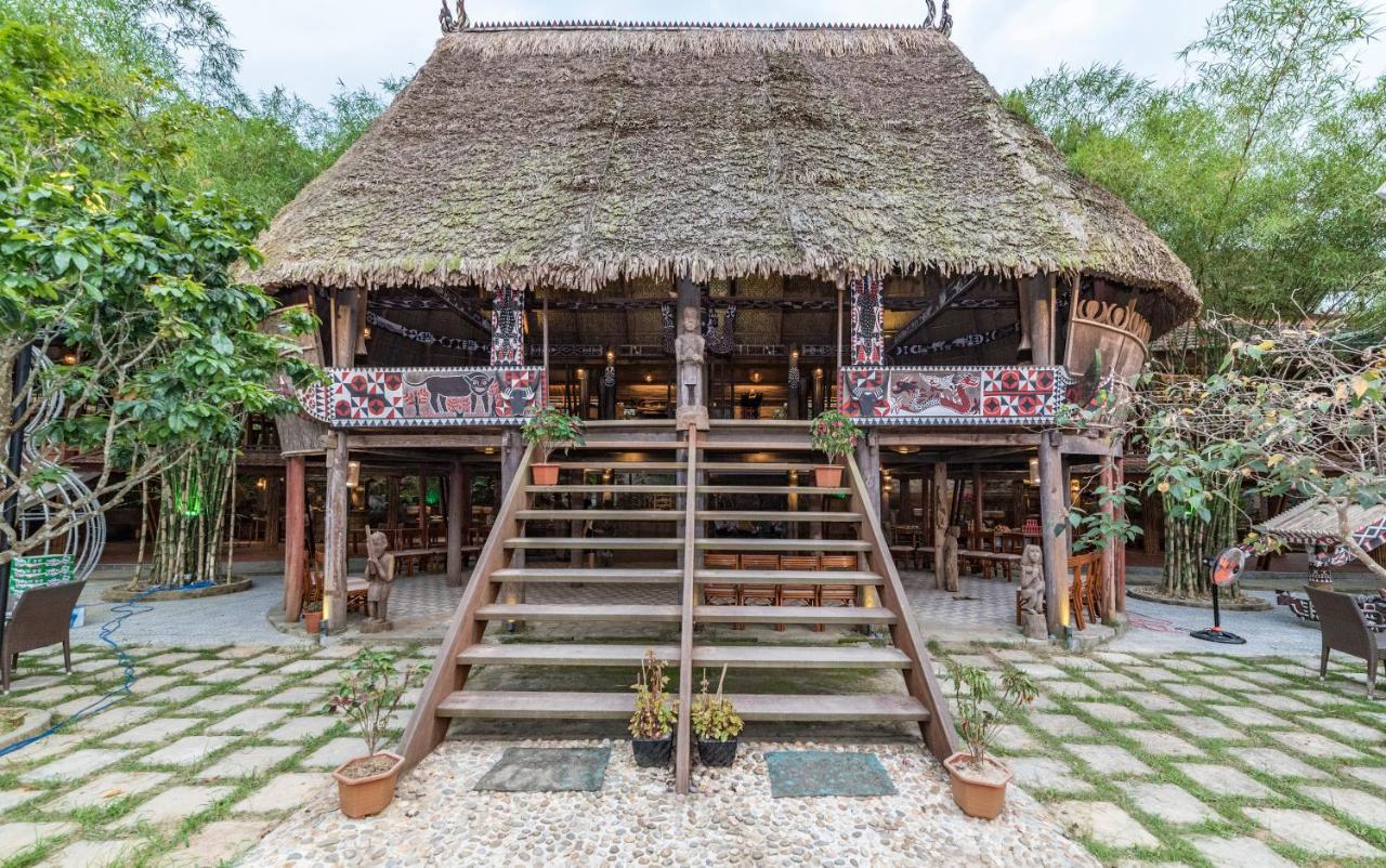 Sankofa Village Hill & 5* Hue