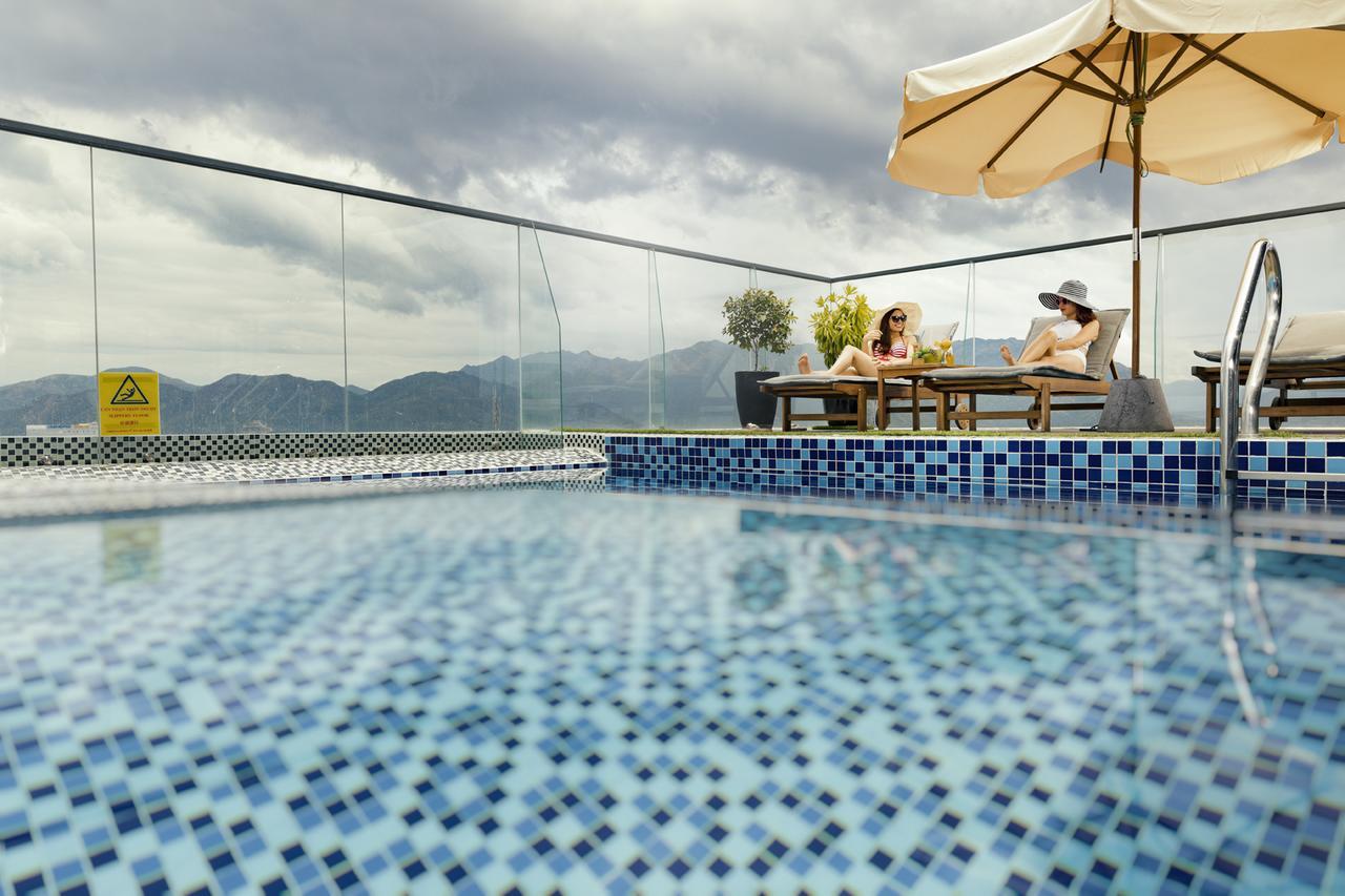 Aaron Hotel