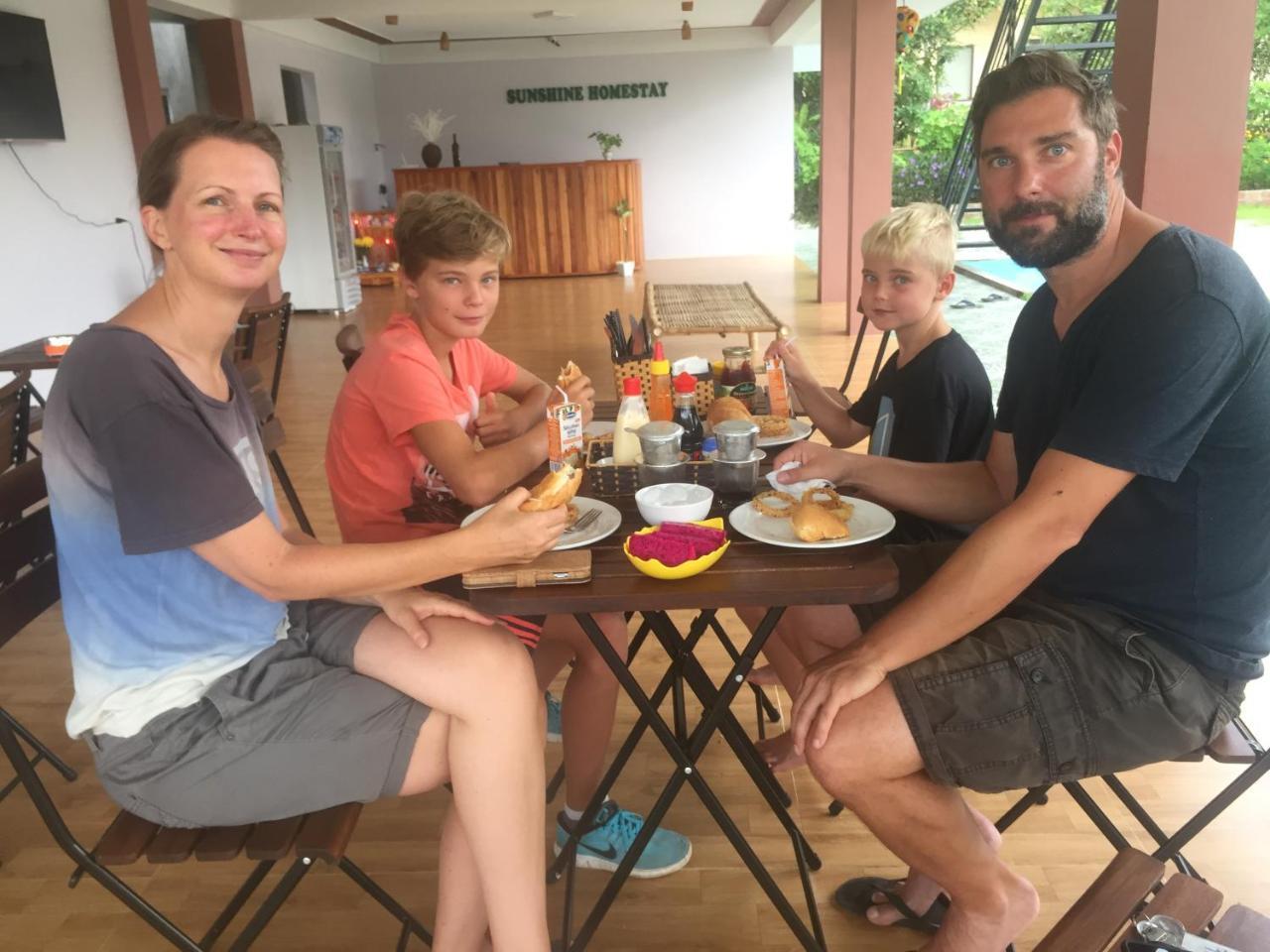 Sunshine Homestay * Phong Nha