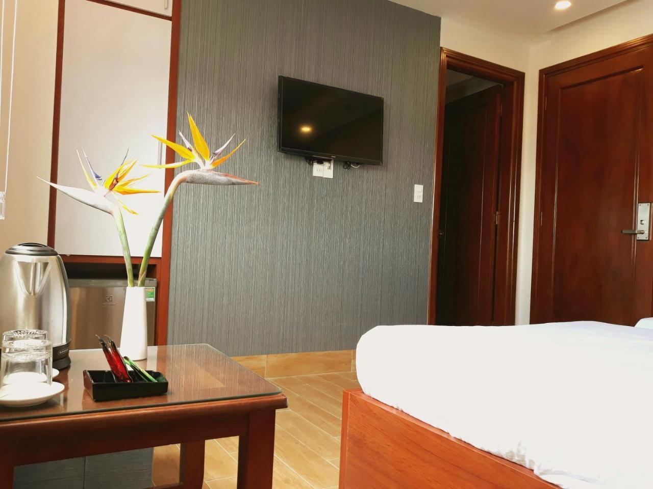 Canary Hotel