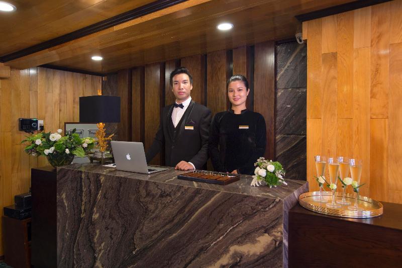 Hera Cruises Hotel 3*