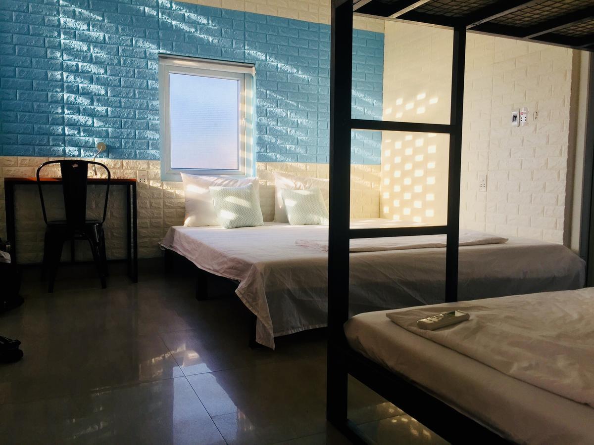 Dolphin Homestay Dong Hoi